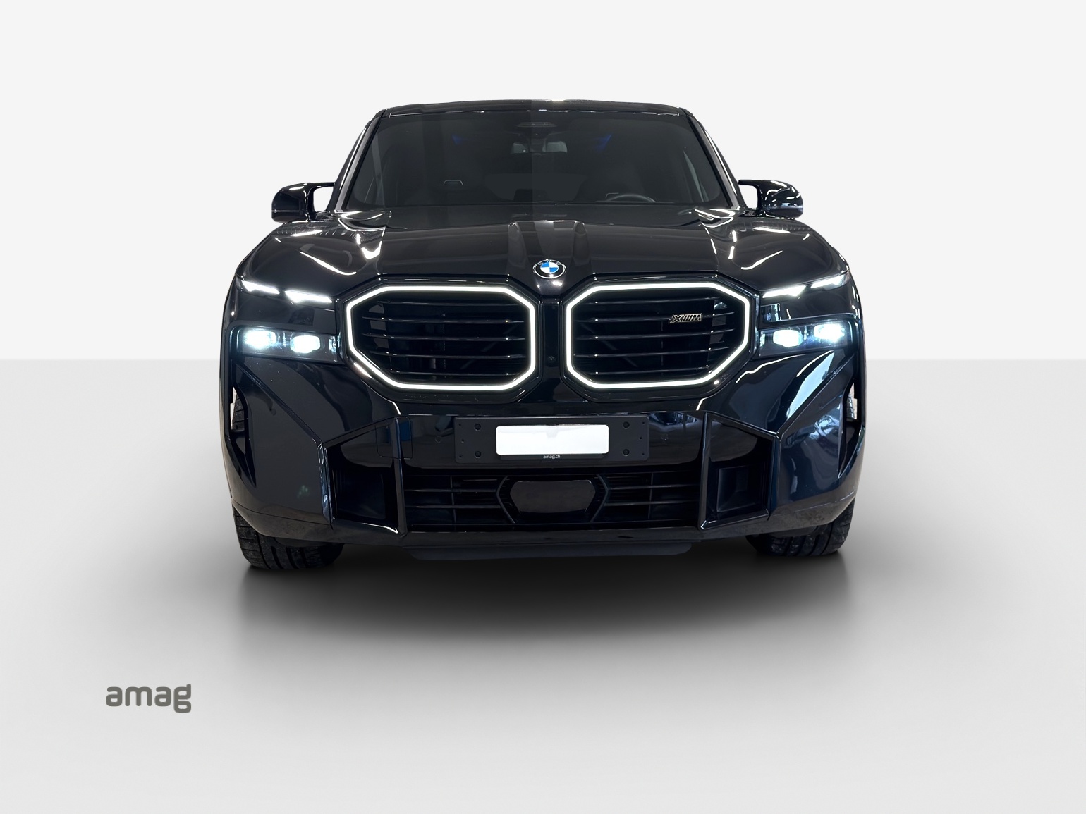 BMW XM xDrive PHEV Steptronic-image-6