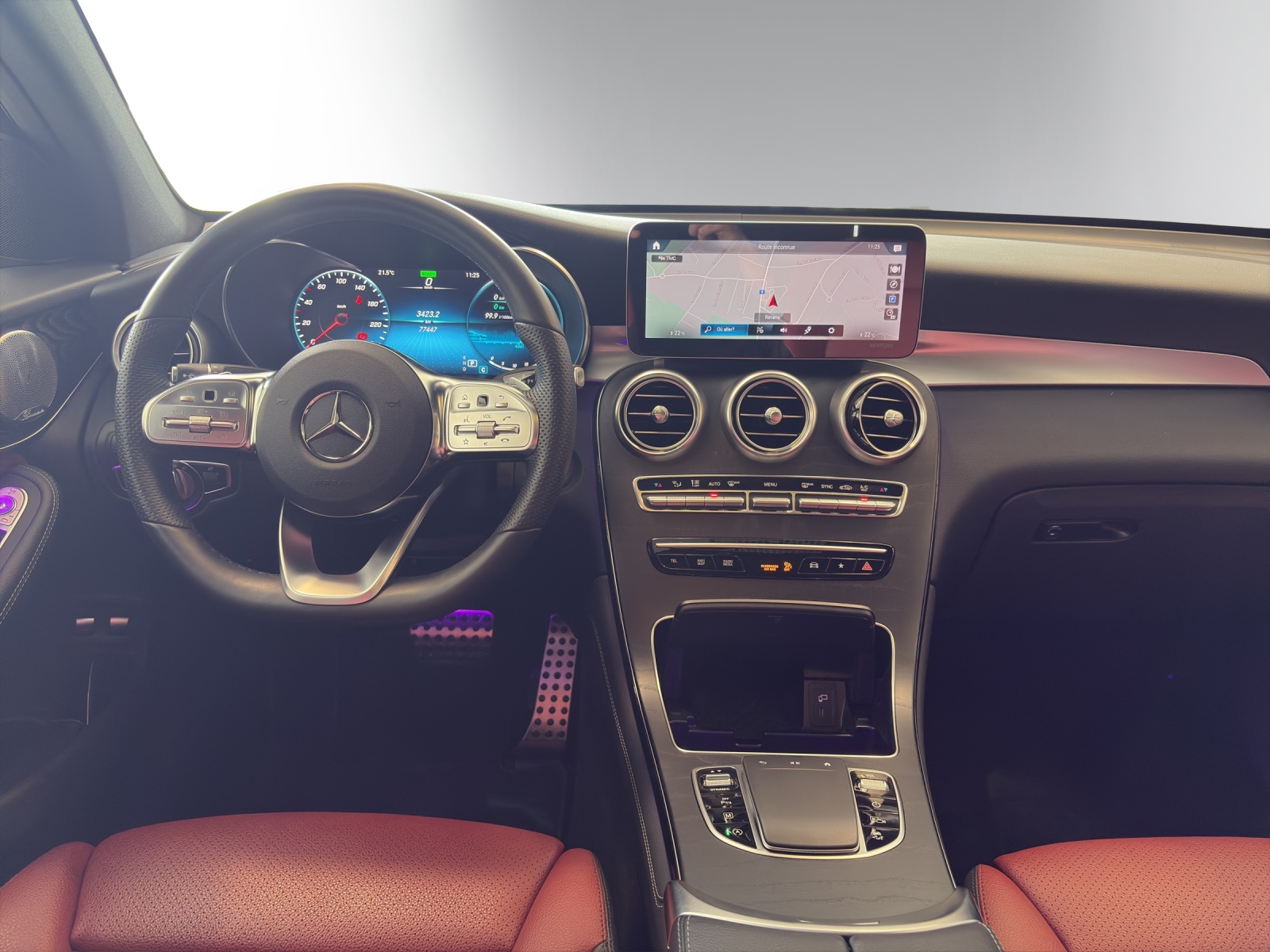 MERCEDES-BENZ GLC 200 AMG Line 4Matic 9G-Tronic-image-11