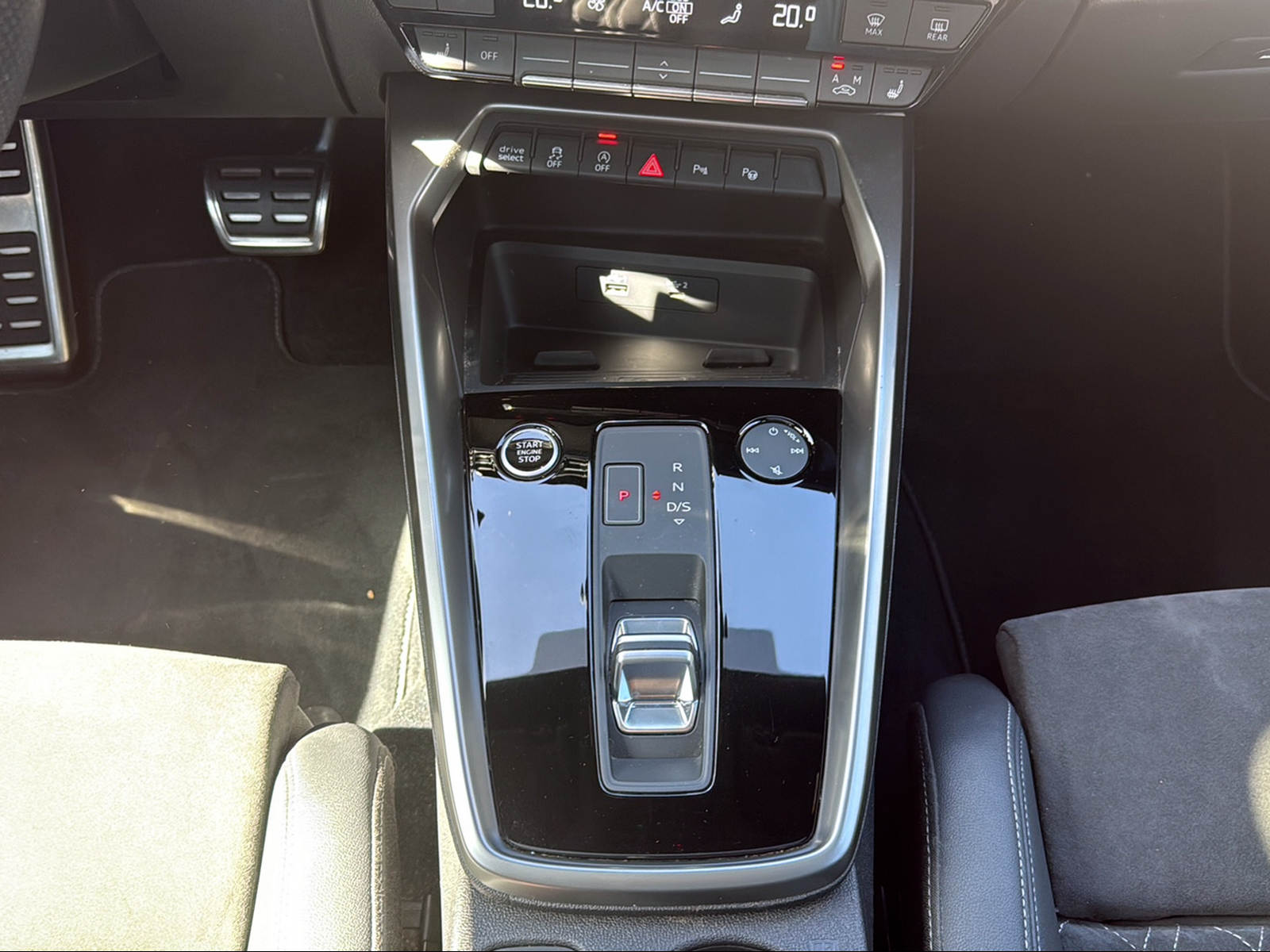 AUDI A3 Sportback 35 TFSI S line Attraction S-tronic-image-9