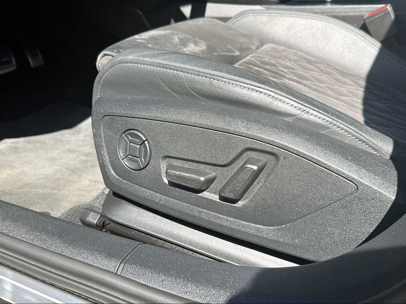 AUDI A3 Sportback 35 TFSI S line Attraction S-tronic-image-10