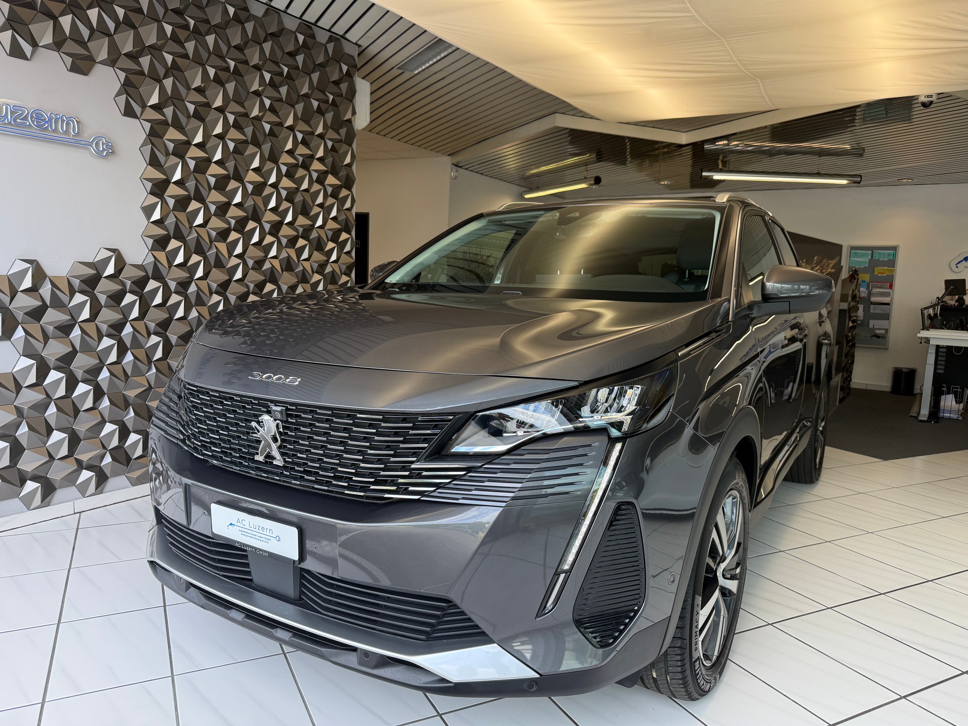 PEUGEOT 3008 1.5 BlueHDi Allure Pack EAT8-image-0