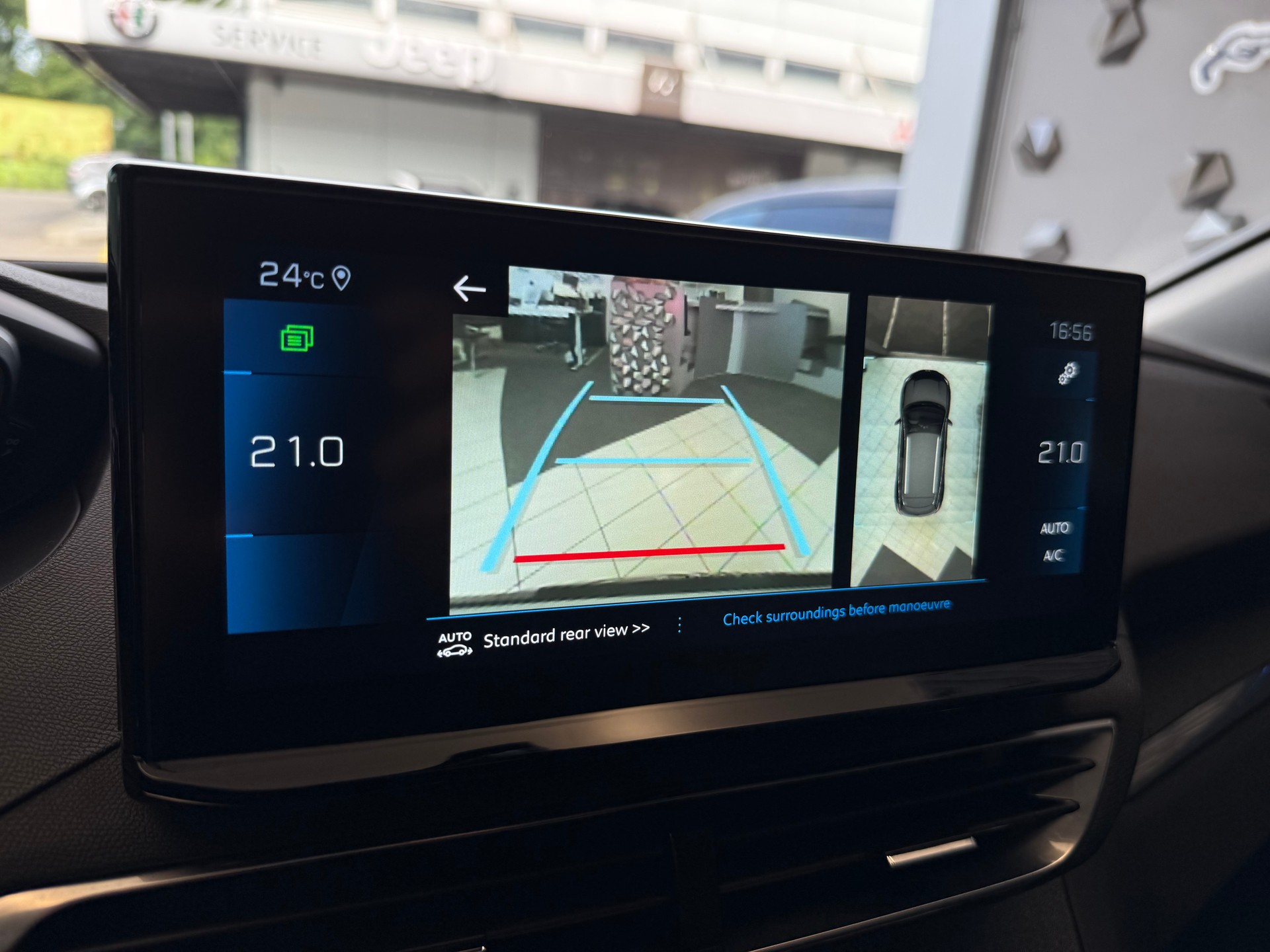 PEUGEOT 3008 1.5 BlueHDi Allure Pack EAT8-image-15