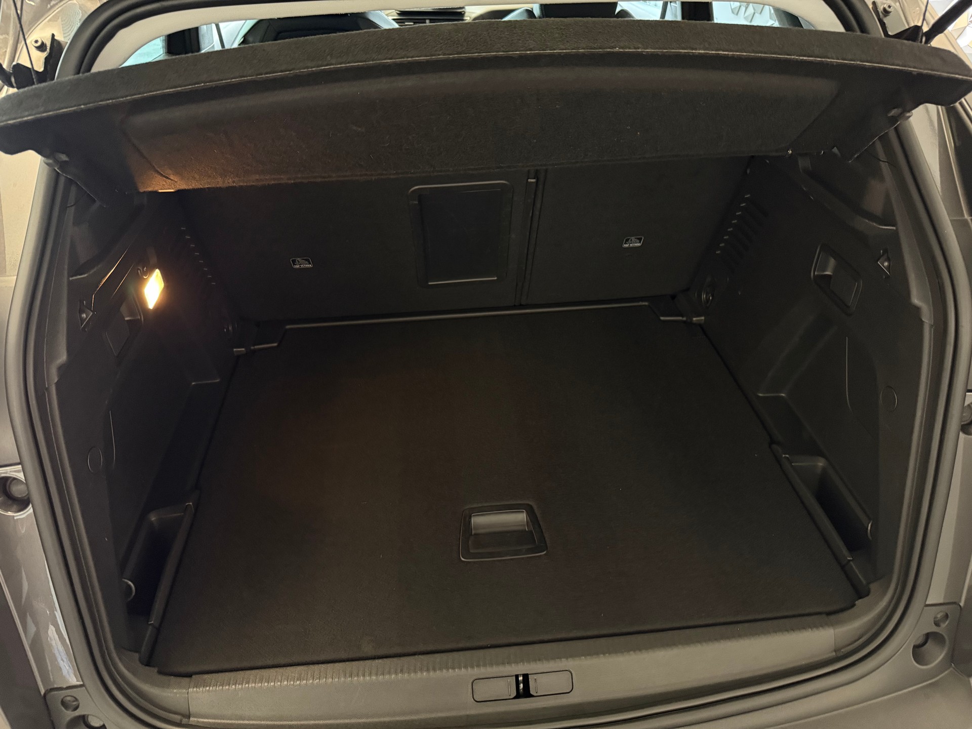 PEUGEOT 3008 1.5 BlueHDi Allure Pack EAT8-image-9