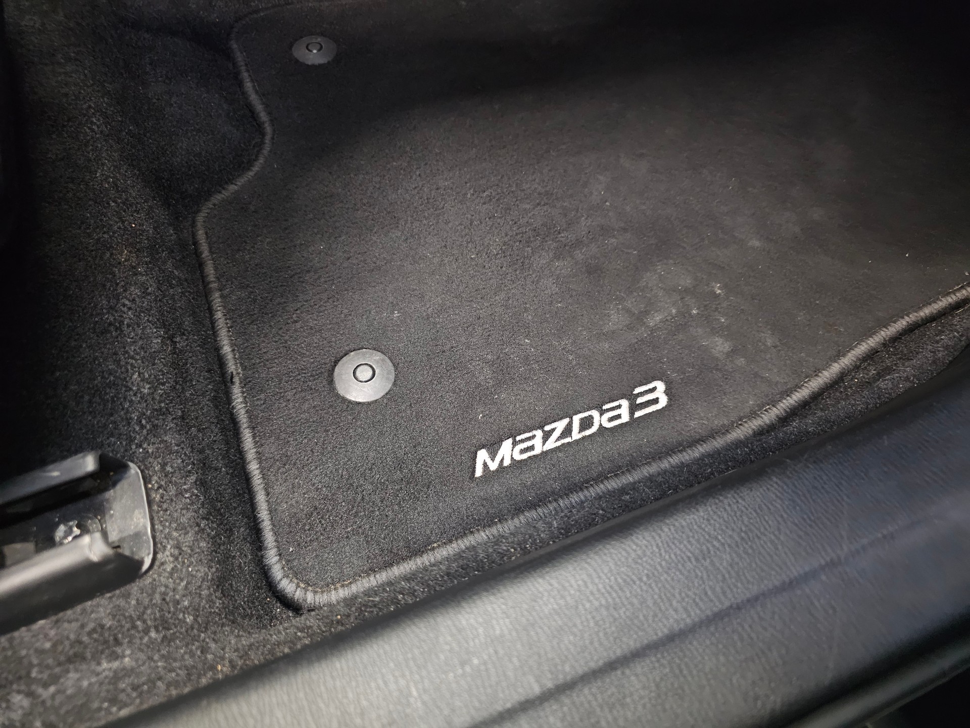 MAZDA 3 1.5 16V Ambition-image-24