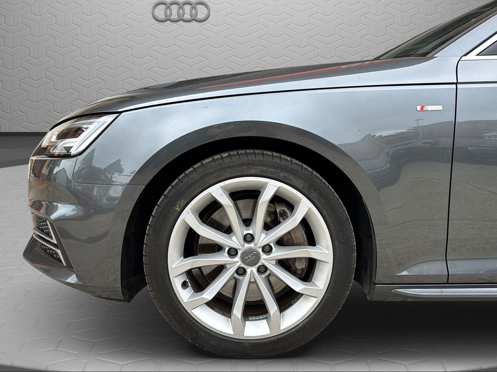 AUDI A4 Avant 2.0 TFSI Sport quattro S-tronic-image-8