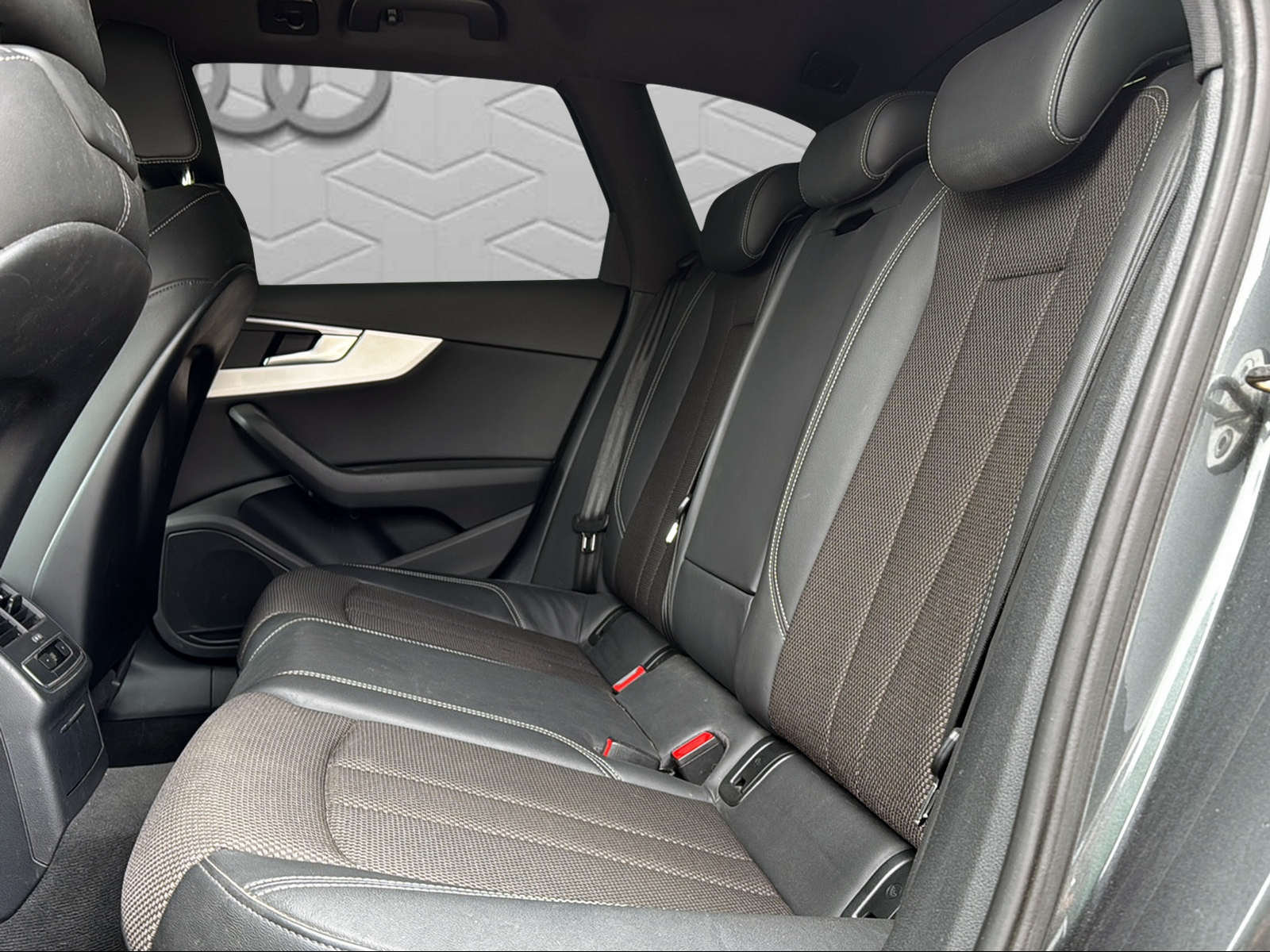 AUDI A4 Avant 2.0 TFSI Sport quattro S-tronic-image-15