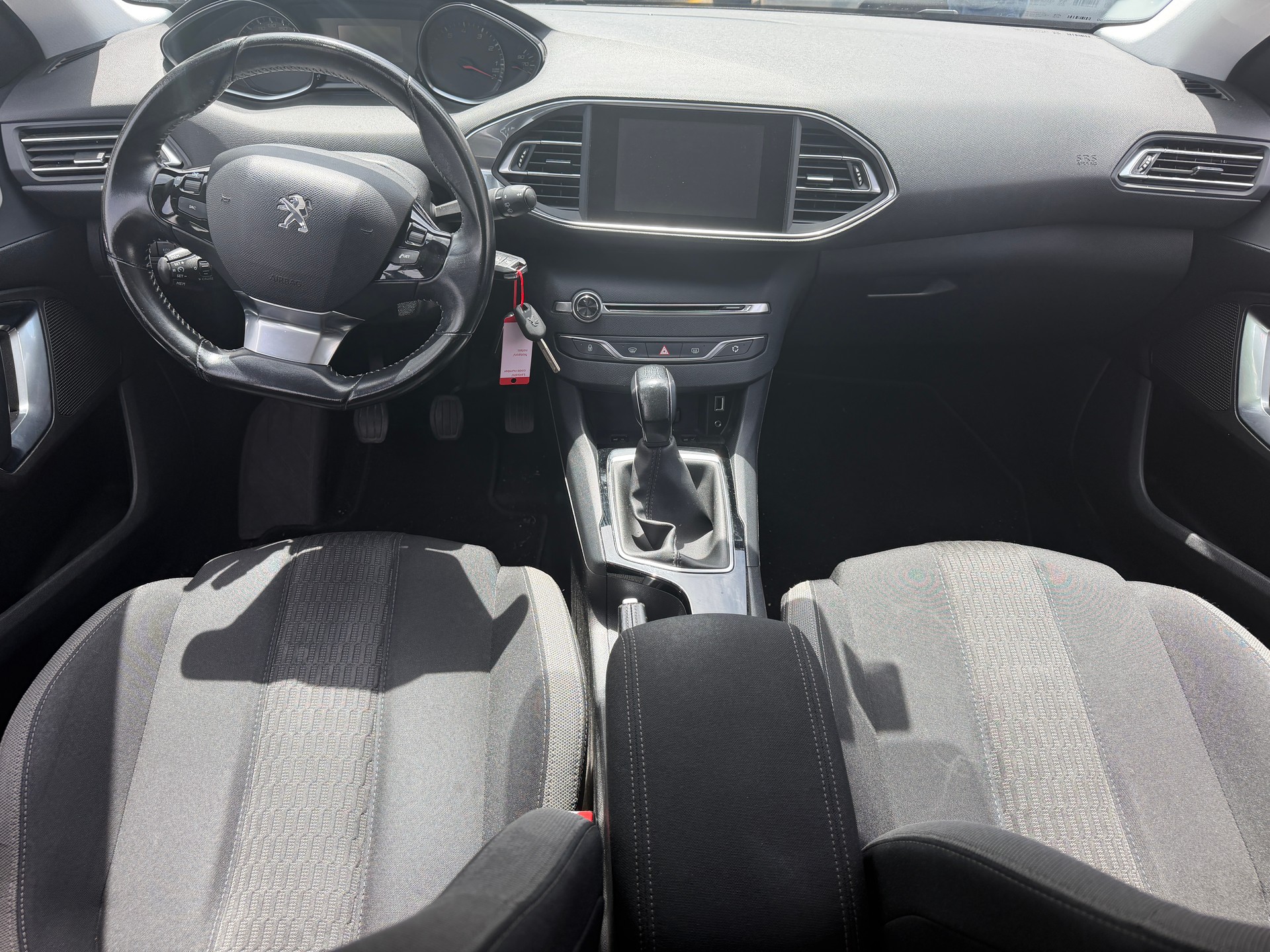 PEUGEOT 308 1.2 THP Style-image-6