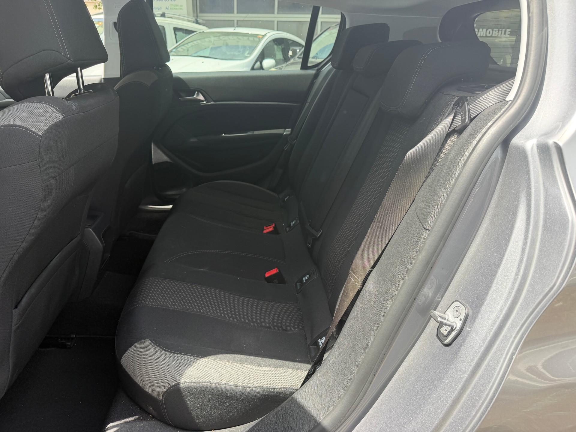 PEUGEOT 308 1.2 THP Style-image-7