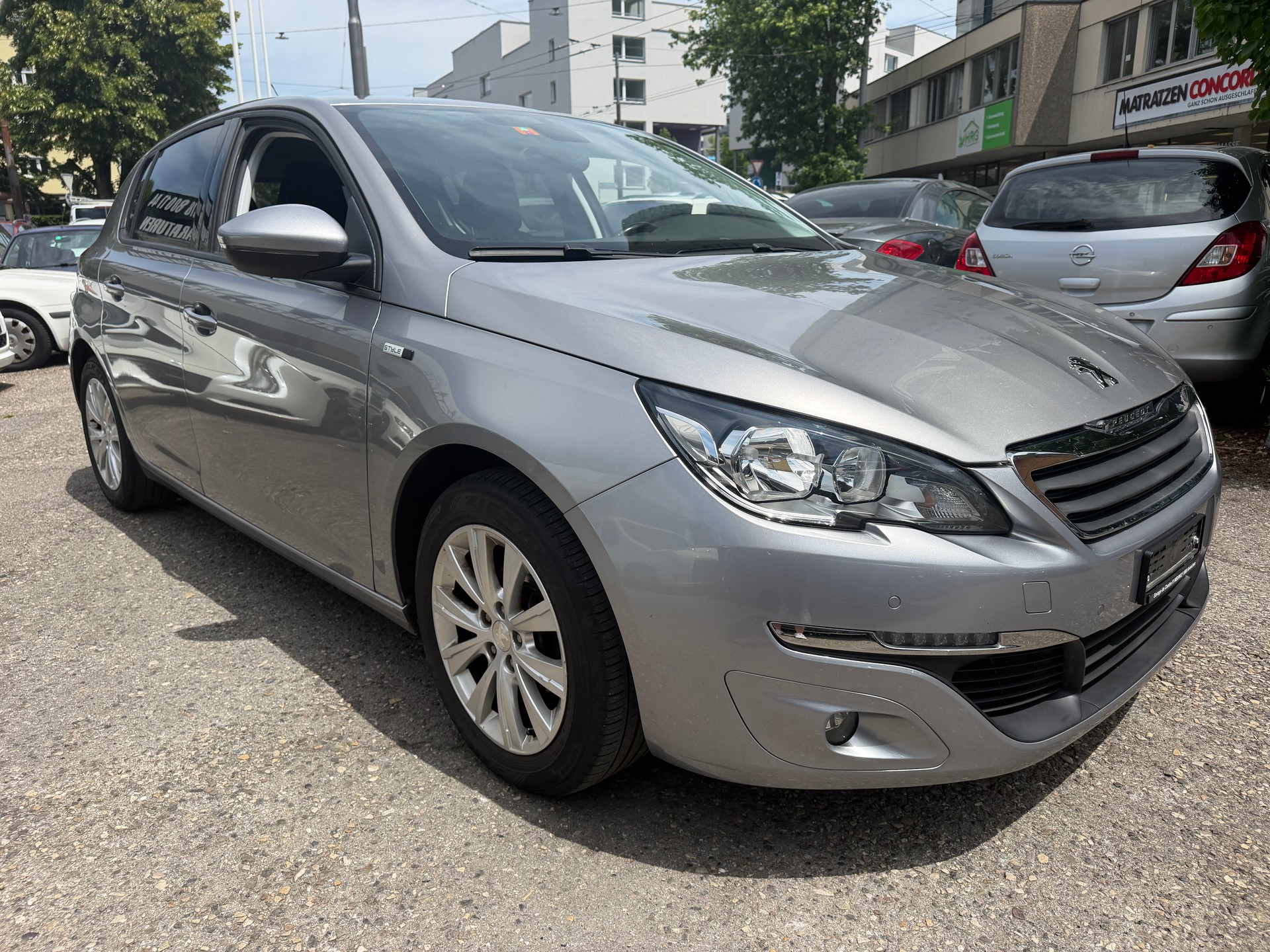 PEUGEOT 308 1.2 THP Style-image-2
