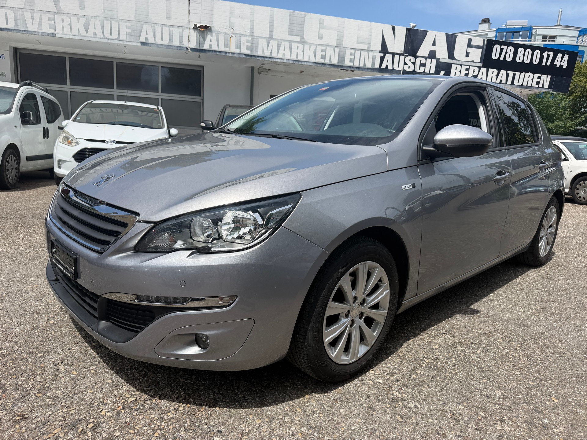 PEUGEOT 308 1.2 THP Style-image-1