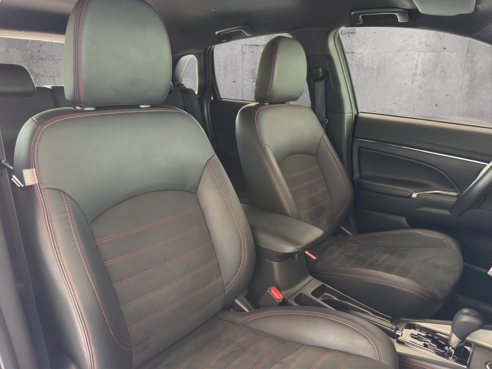MITSUBISHI ASX 2.0 Diamond 4WD Automat-image-13