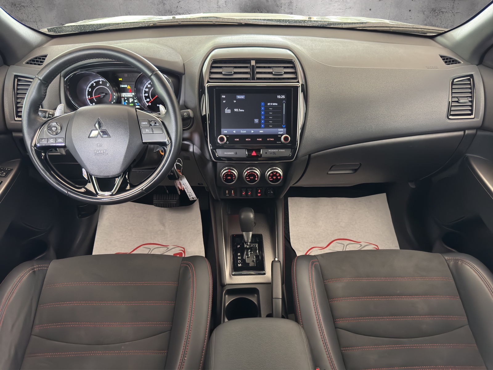 MITSUBISHI ASX 2.0 Diamond 4WD Automat-image-9