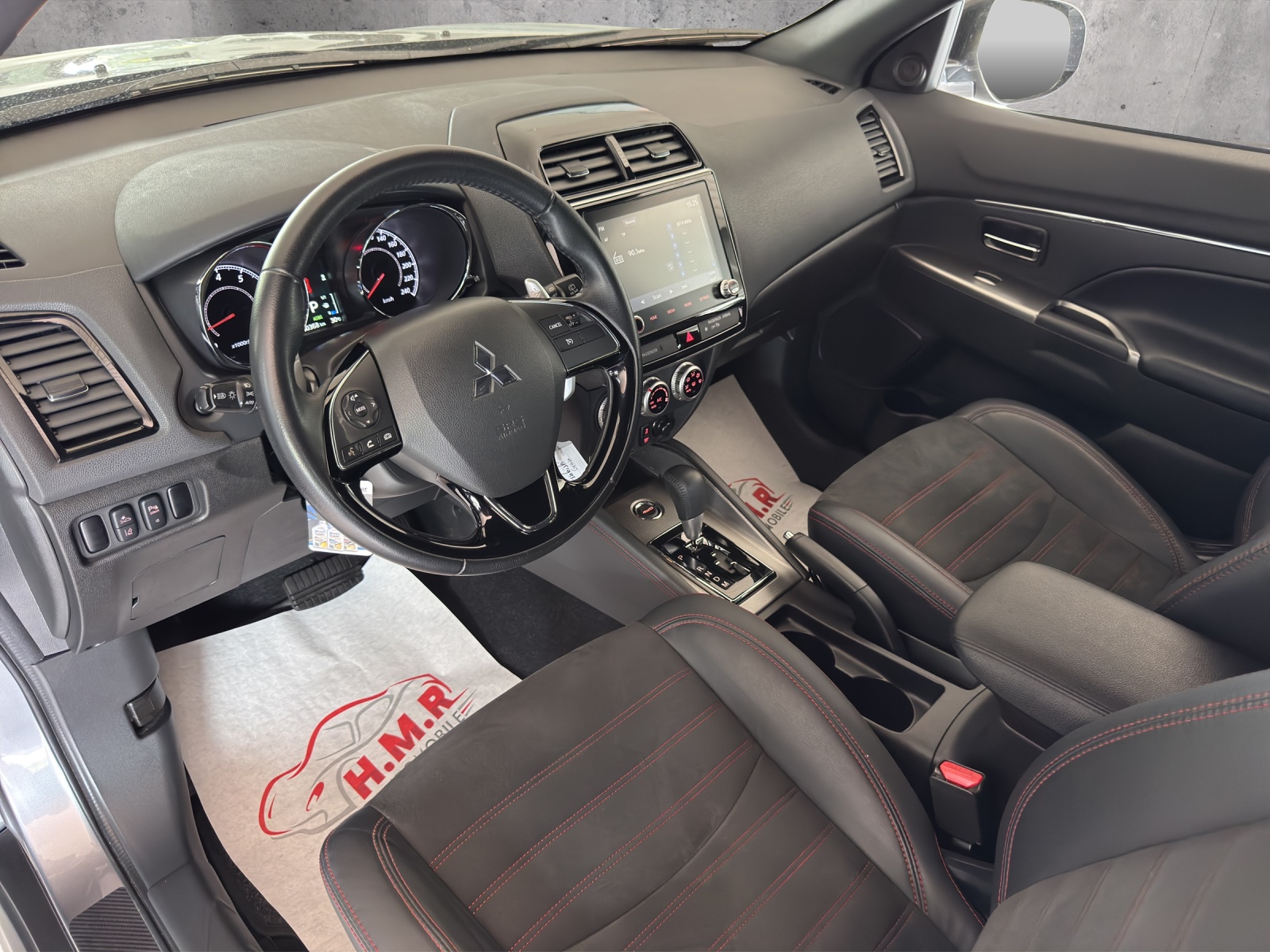 MITSUBISHI ASX 2.0 Diamond 4WD Automat-image-8