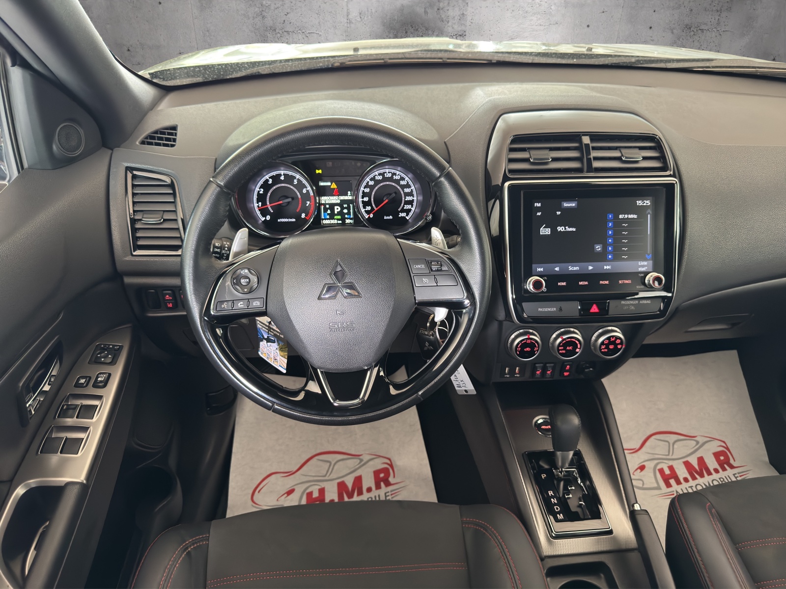 MITSUBISHI ASX 2.0 Diamond 4WD Automat-image-11