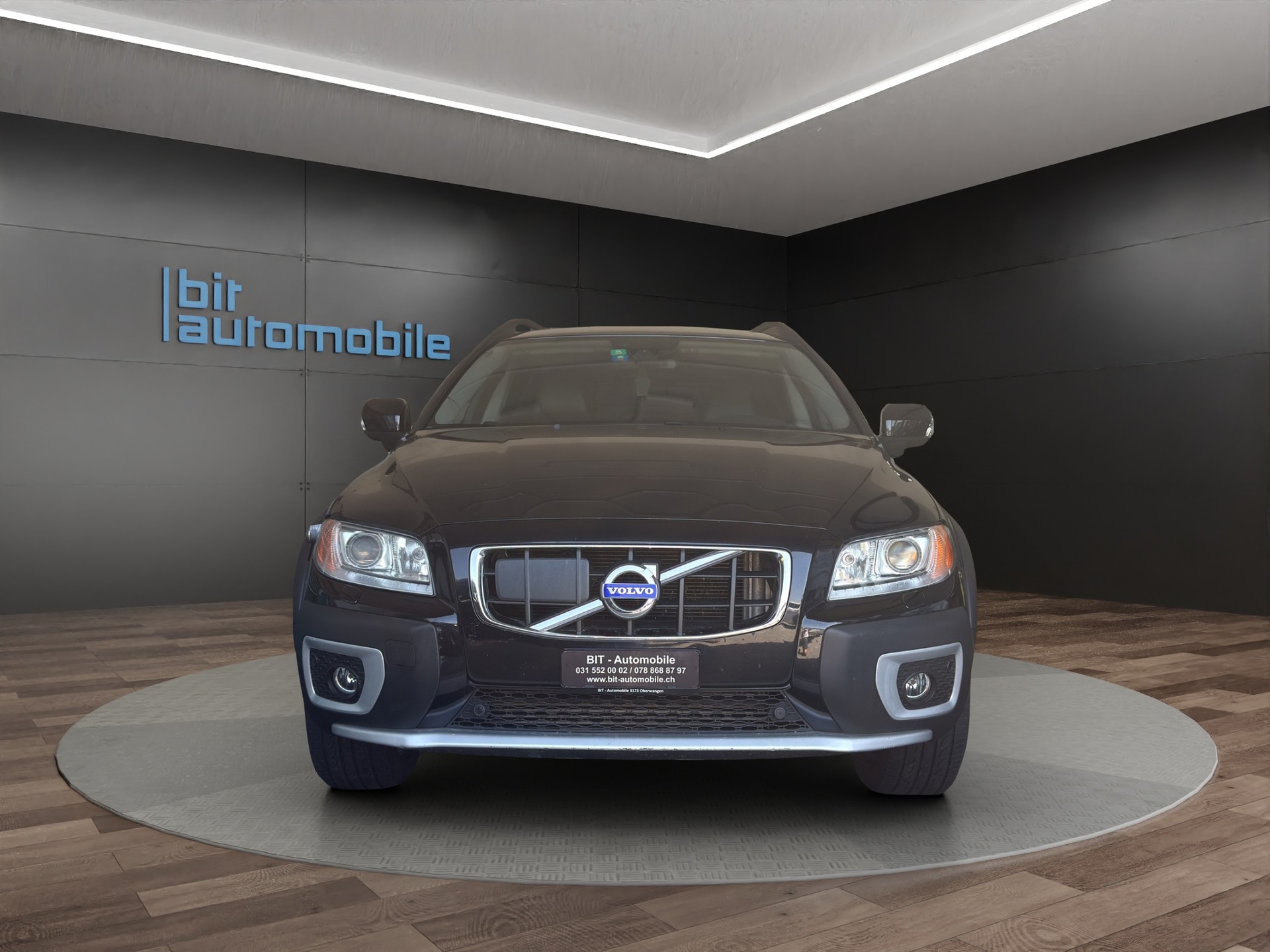 VOLVO XC70-image-1