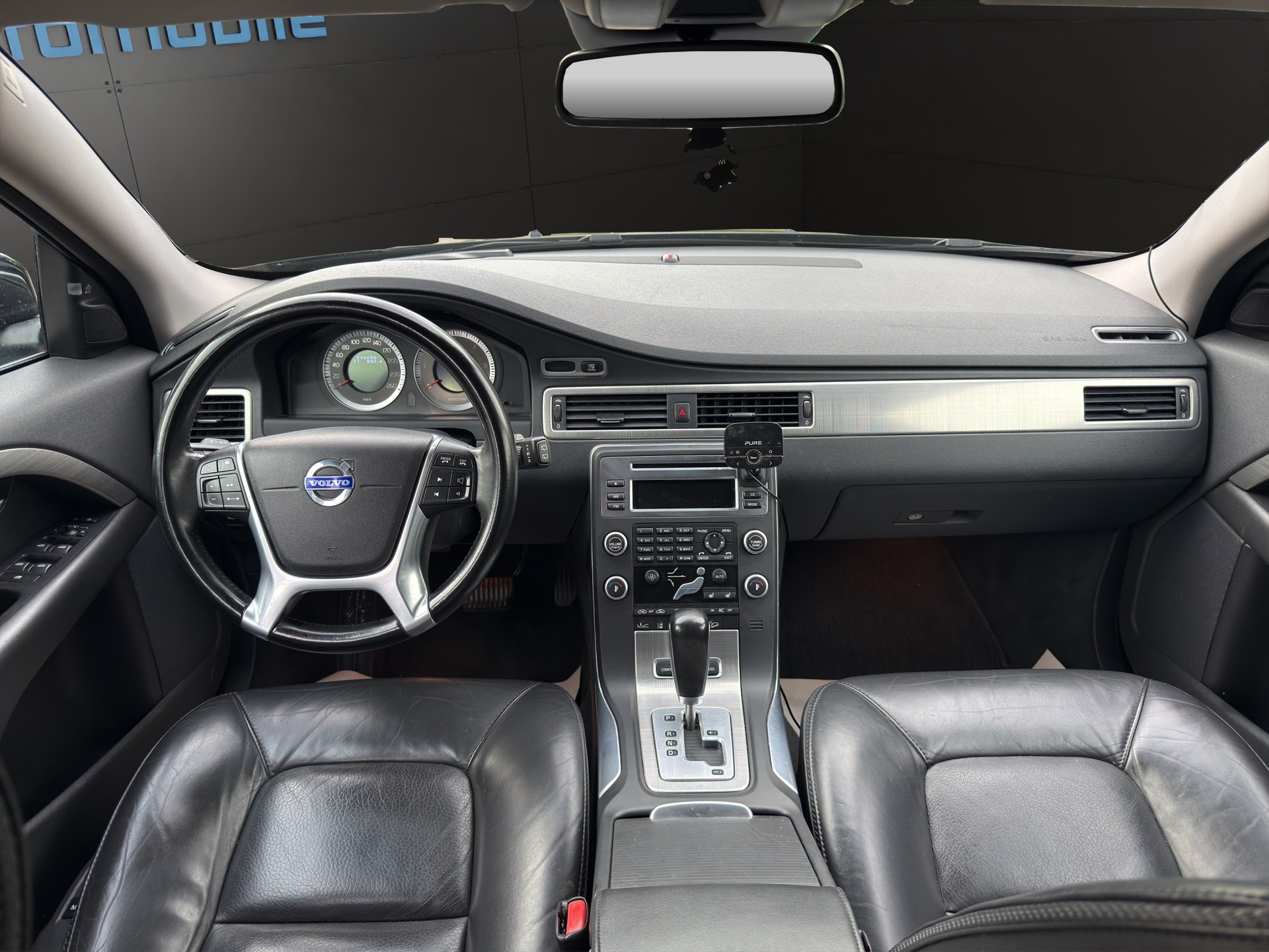 VOLVO XC70-image-3