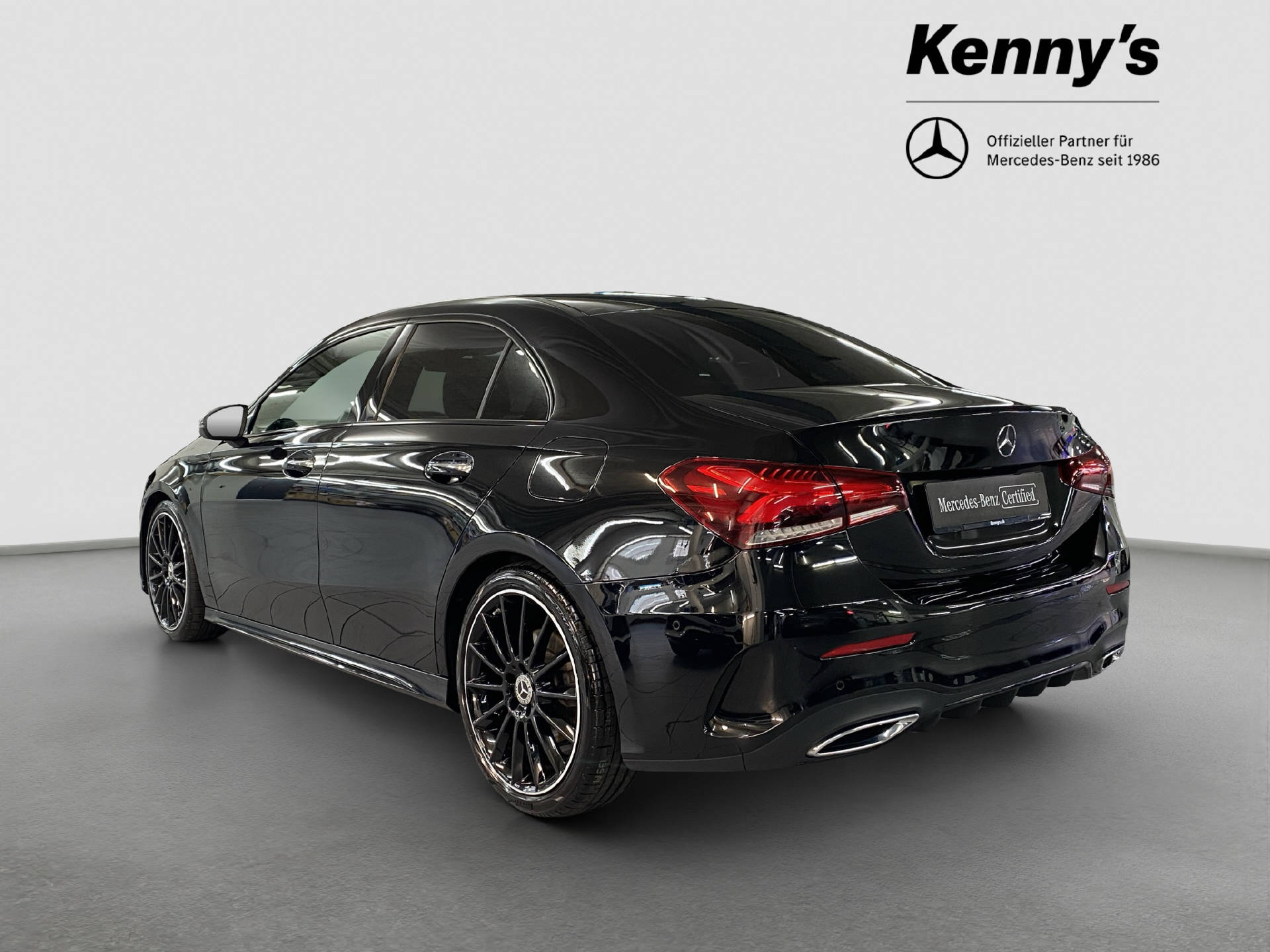 MERCEDES-BENZ A 220 AMG Line Limousine-image-3