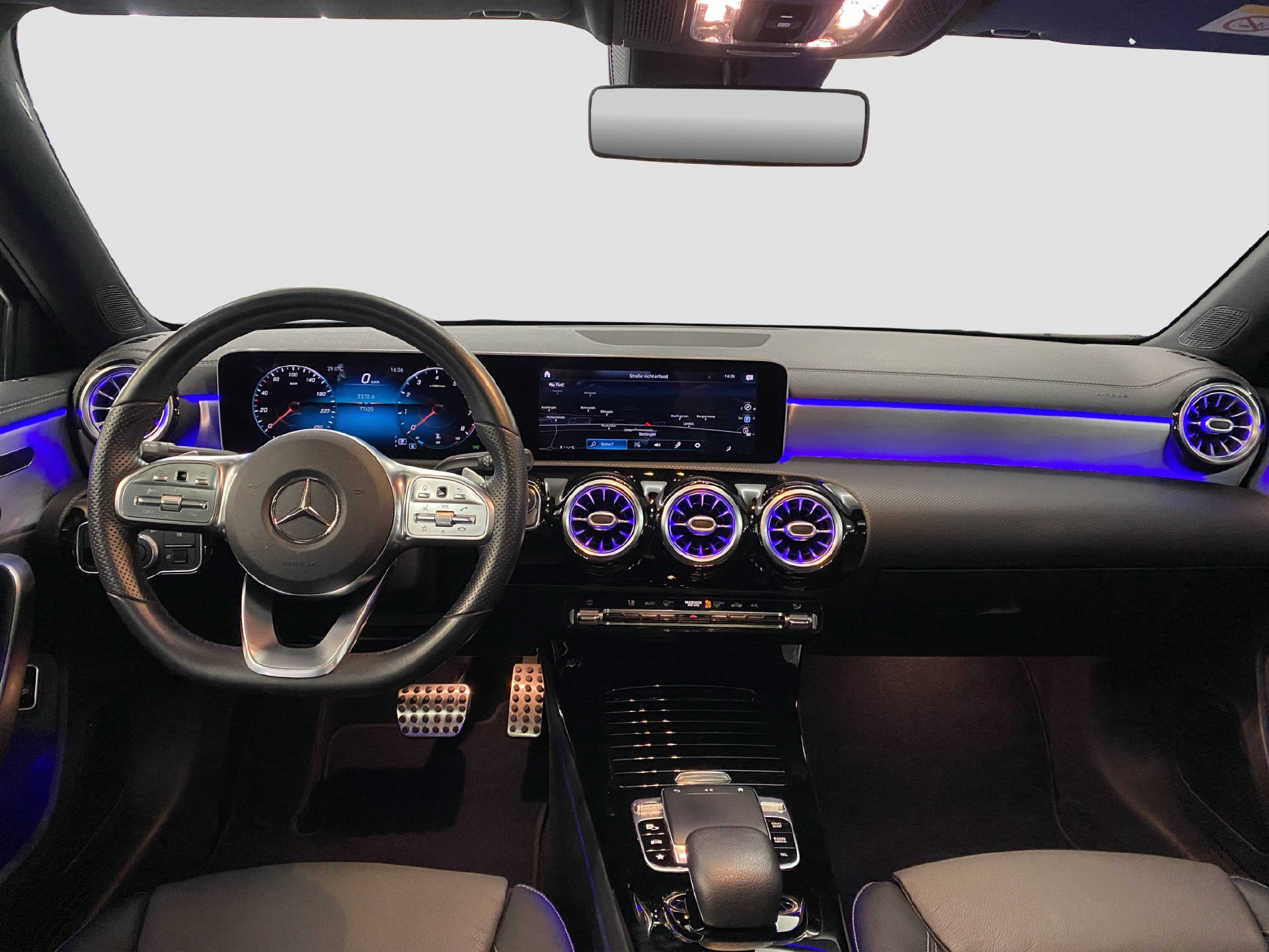 MERCEDES-BENZ A 220 AMG Line Limousine-image-7