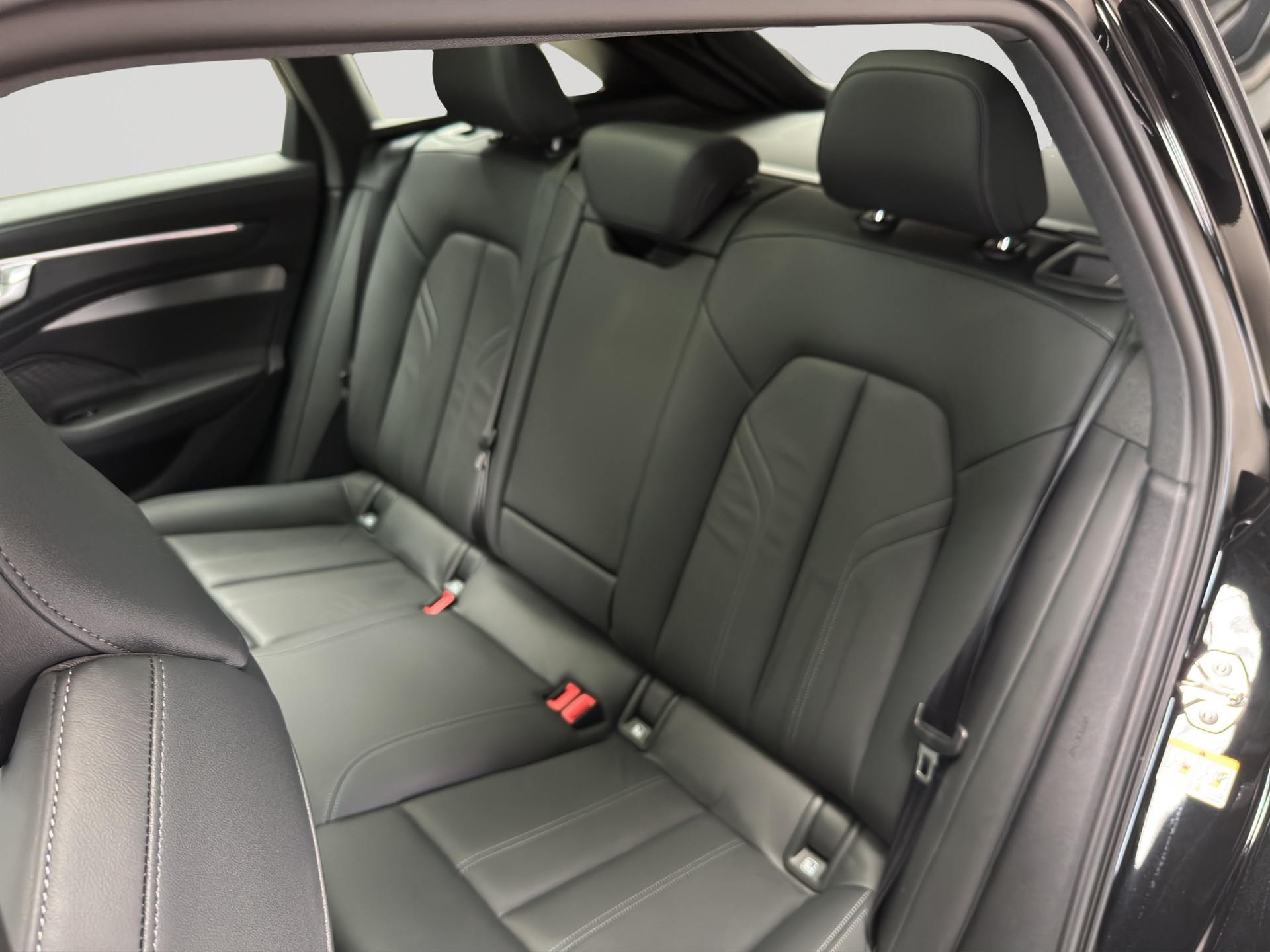 AUDI A6 Avant TDI 150 kW S tronic S-Line-image-7