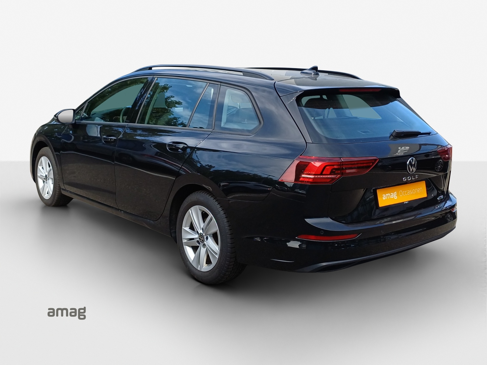 VW Golf Variant 1.5 eTSI mHEV Life DSG-image-2