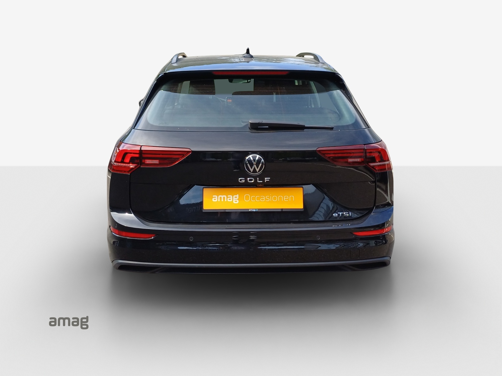 VW Golf Variant 1.5 eTSI mHEV Life DSG-image-3