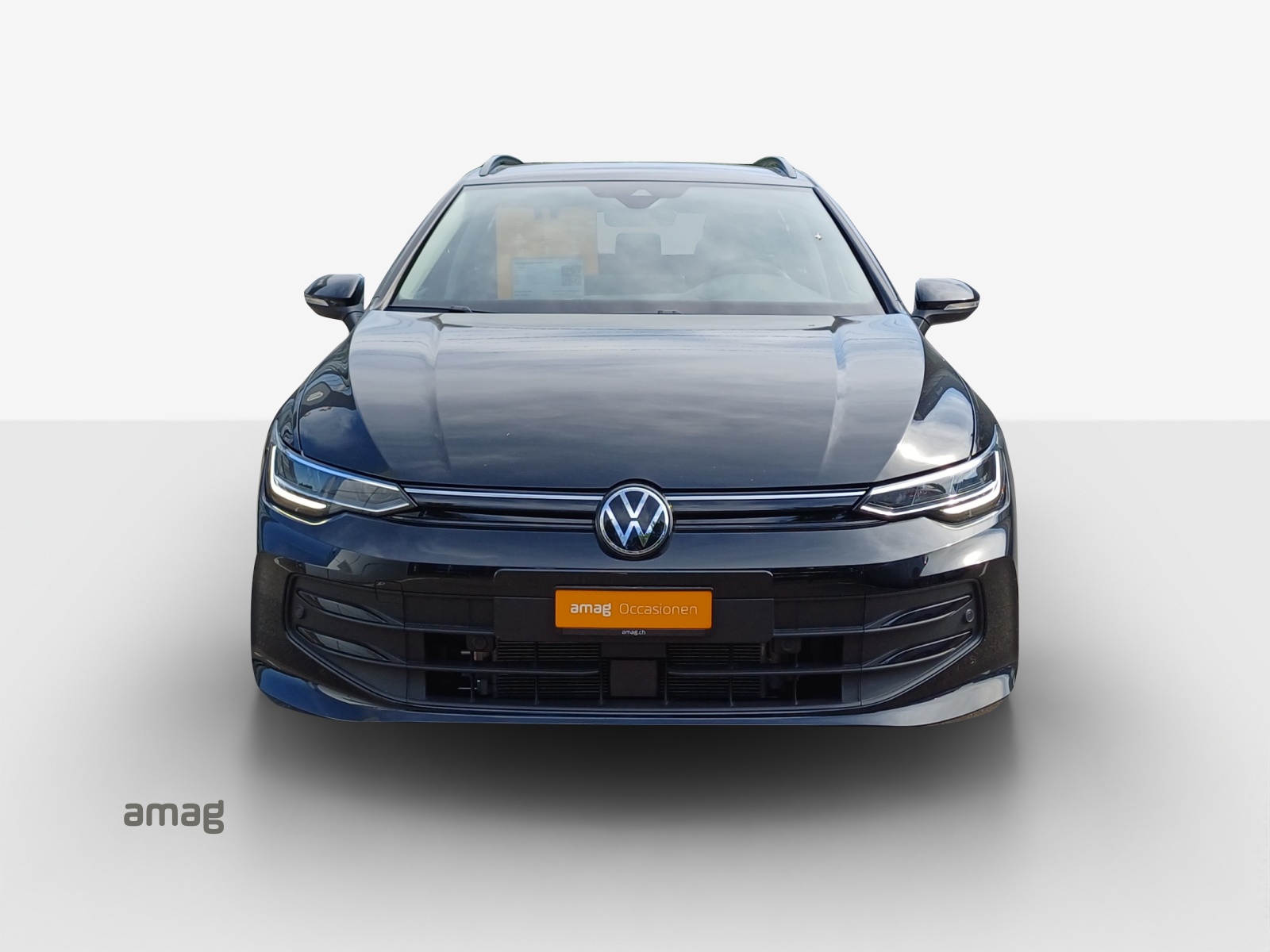 VW Golf Variant 1.5 eTSI mHEV Life DSG-image-6