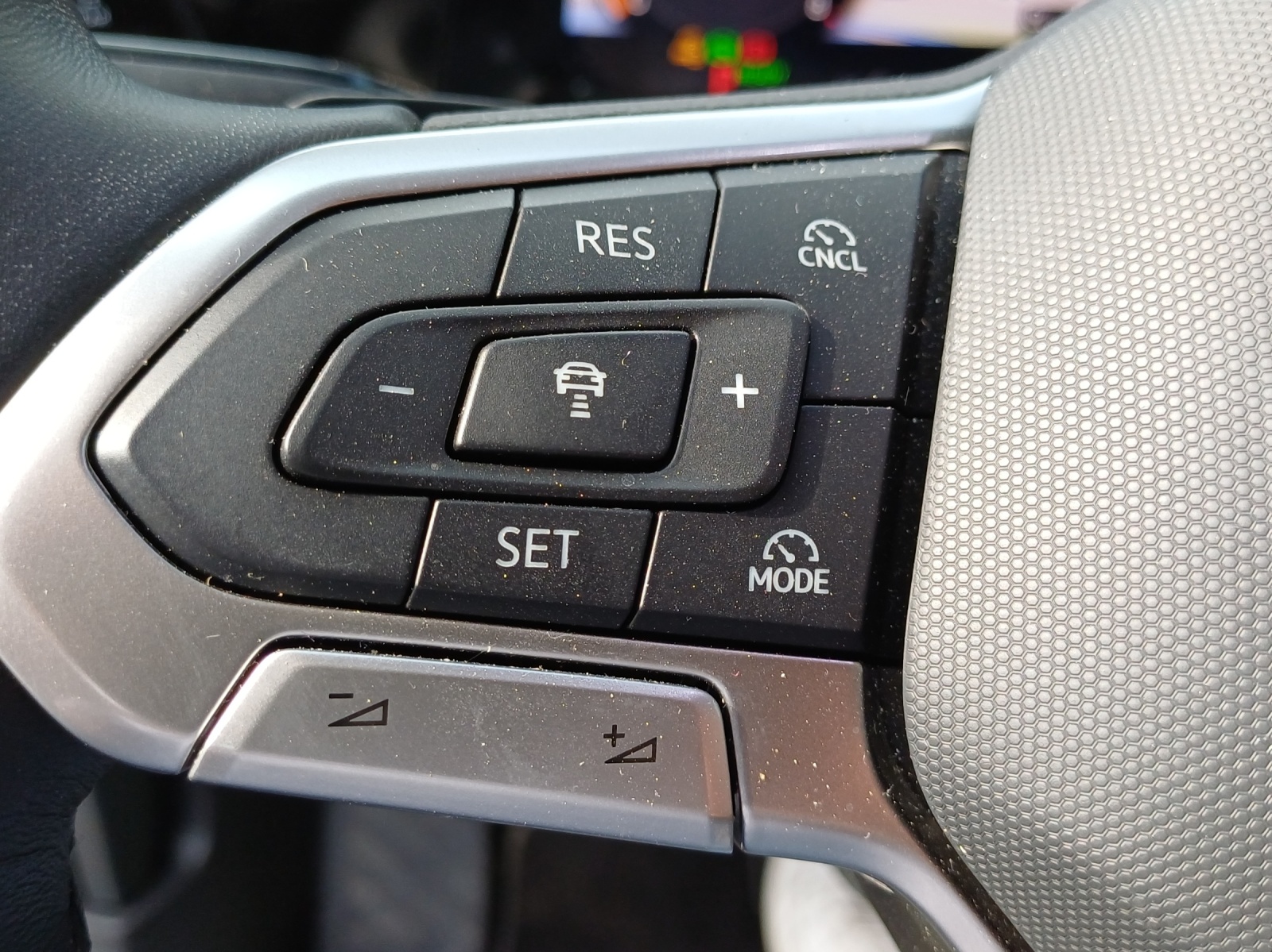 VW Golf Variant 1.5 eTSI mHEV Life DSG-image-13
