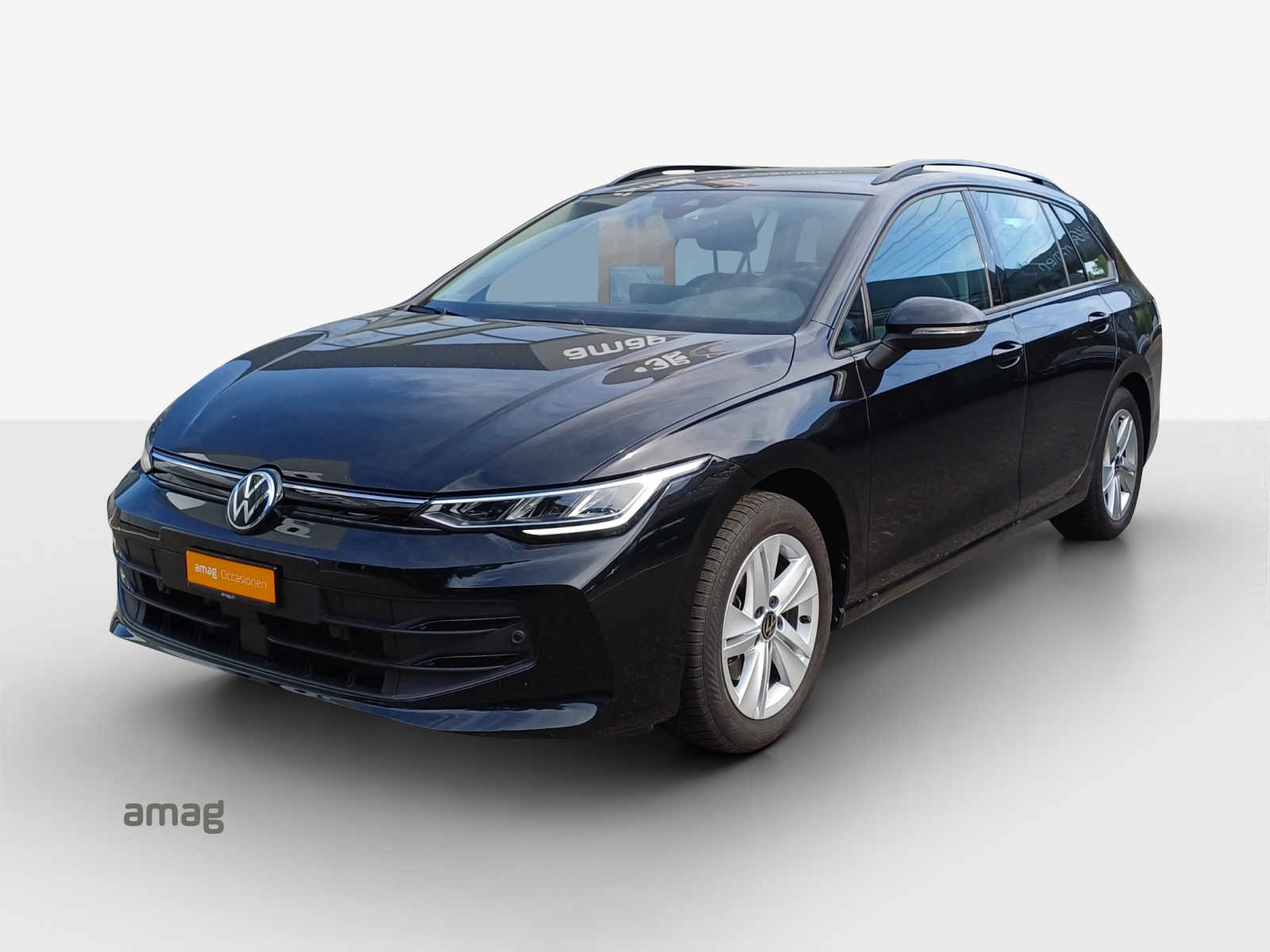 VW Golf Variant 1.5 eTSI mHEV Life DSG-image-0