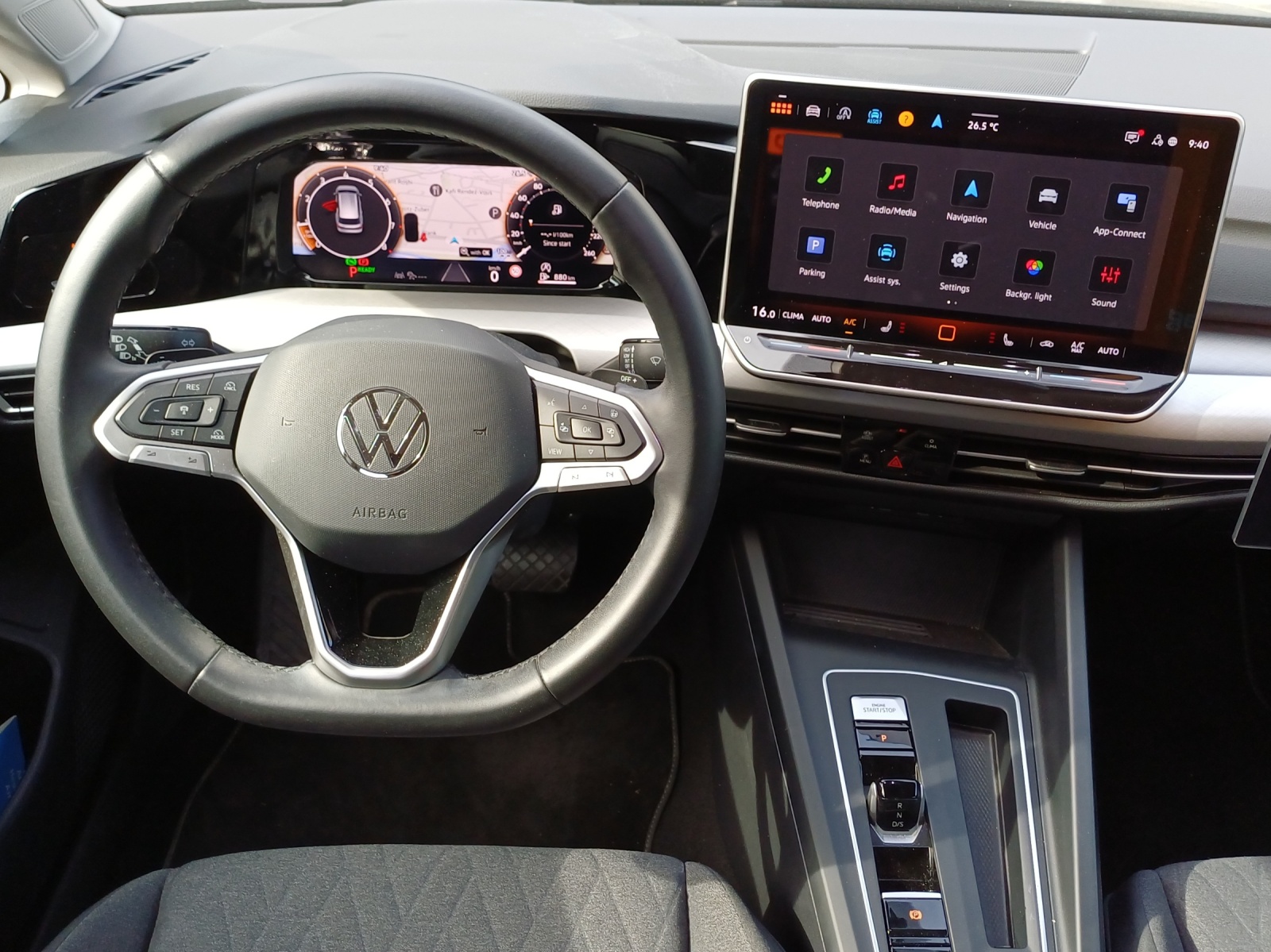 VW Golf Variant 1.5 eTSI mHEV Life DSG-image-8