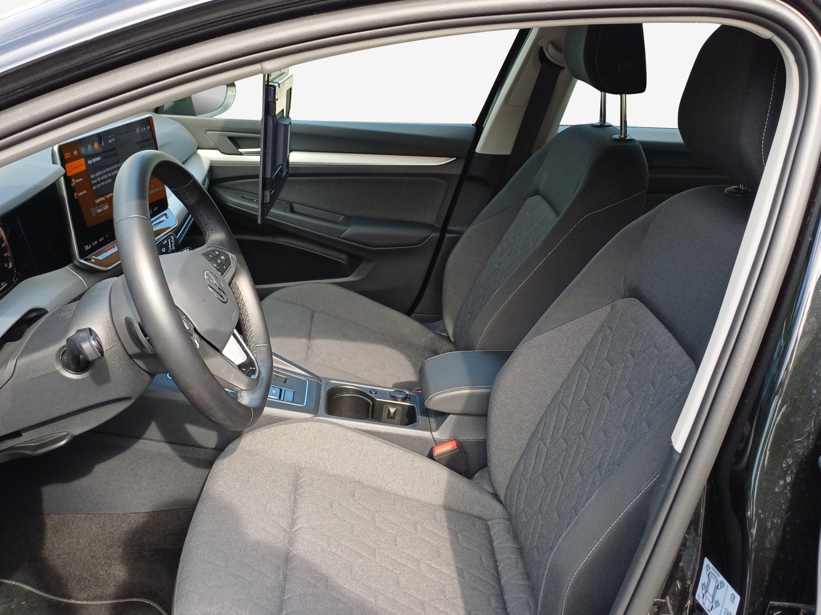 VW Golf Variant 1.5 eTSI mHEV Life DSG-image-7