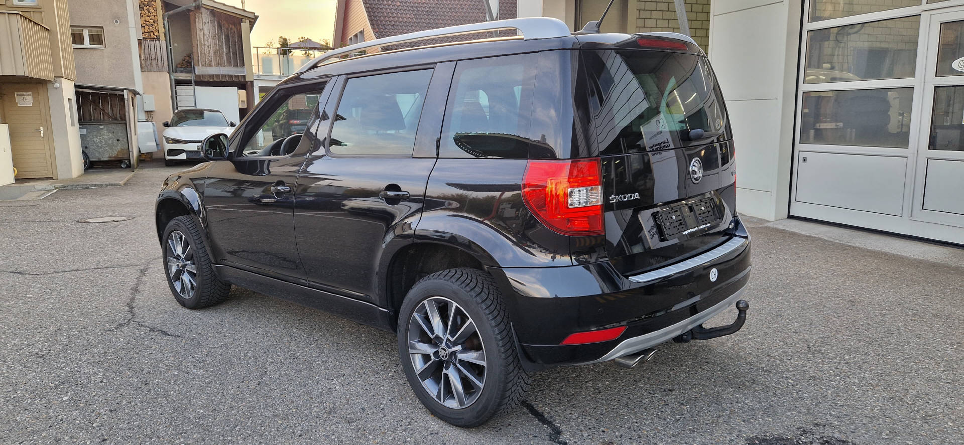 SKODA Yeti 2.0 TDI 150 Ambition 4x4 DSG-image-15