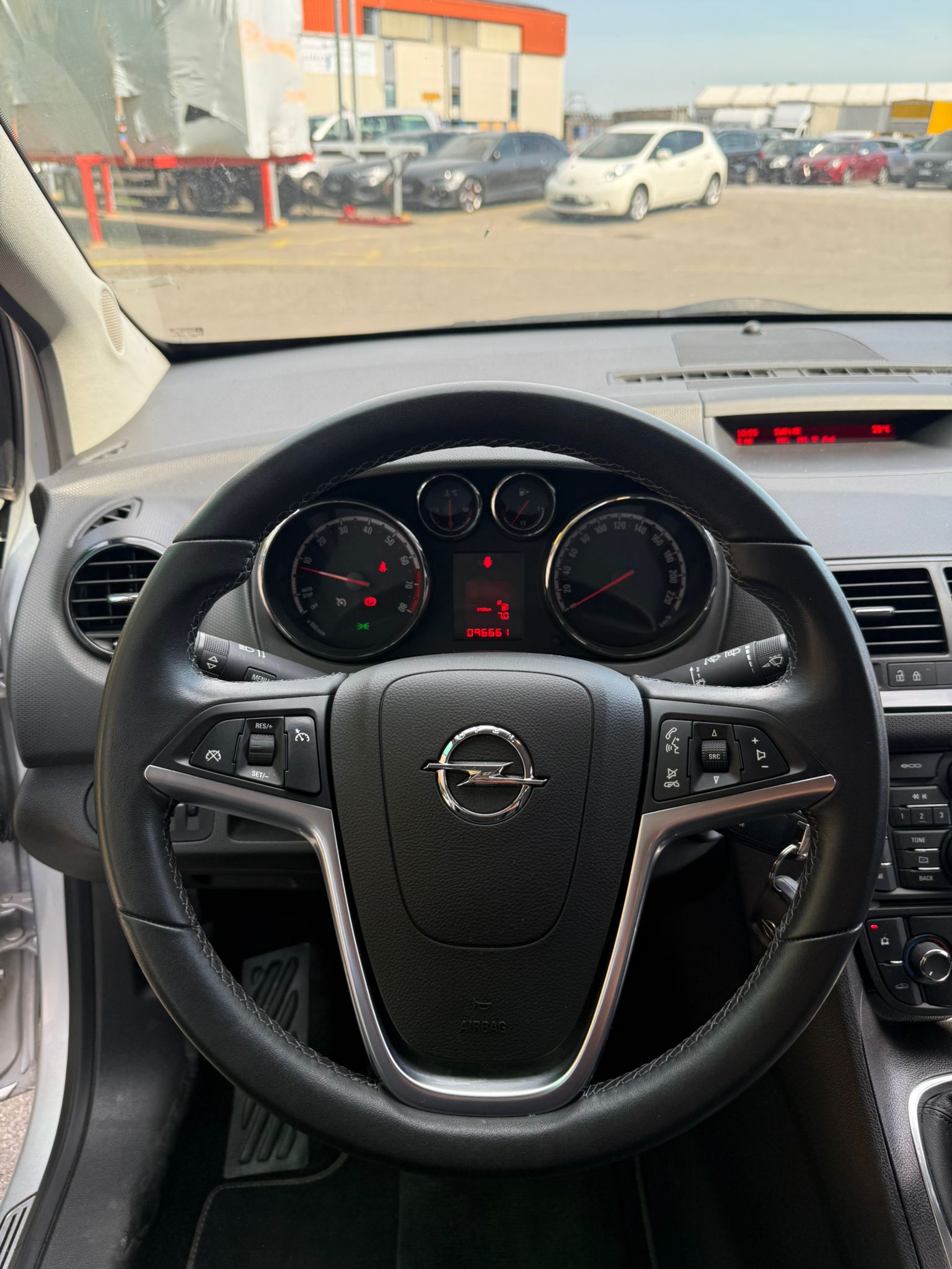 OPEL Meriva 1.4 Turbo Active Edition-image-9
