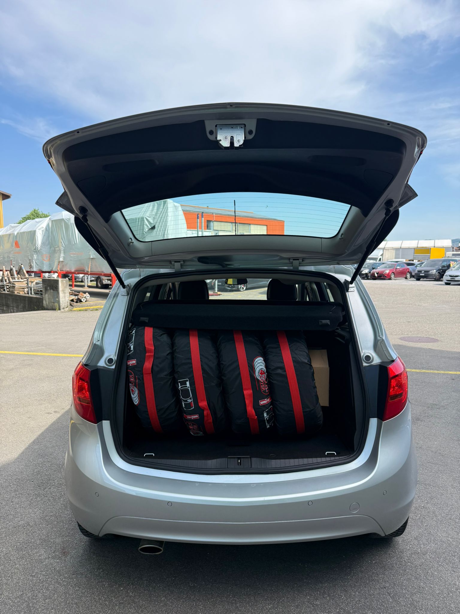 OPEL Meriva 1.4 Turbo Active Edition-image-11