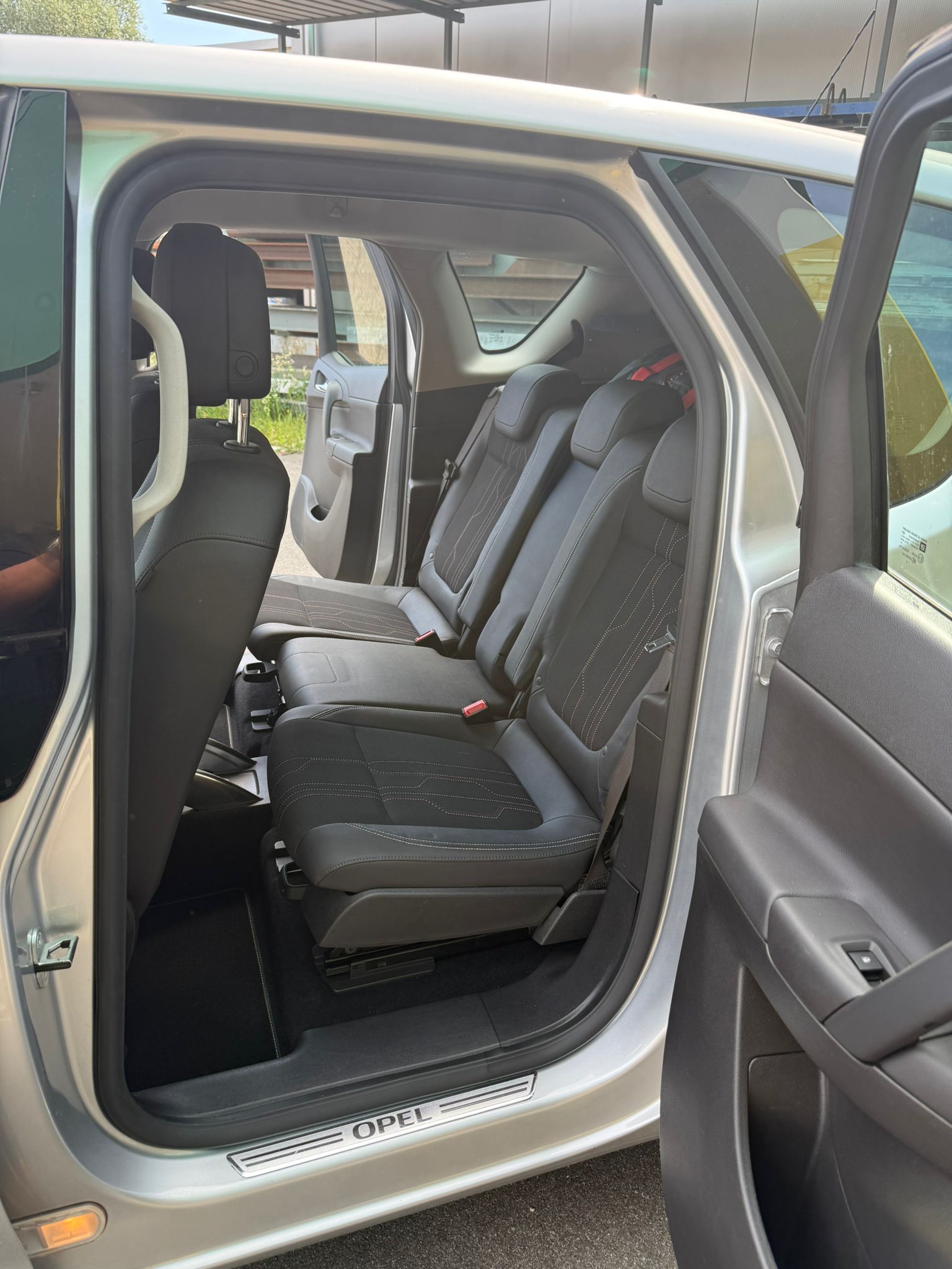 OPEL Meriva 1.4 Turbo Active Edition-image-10