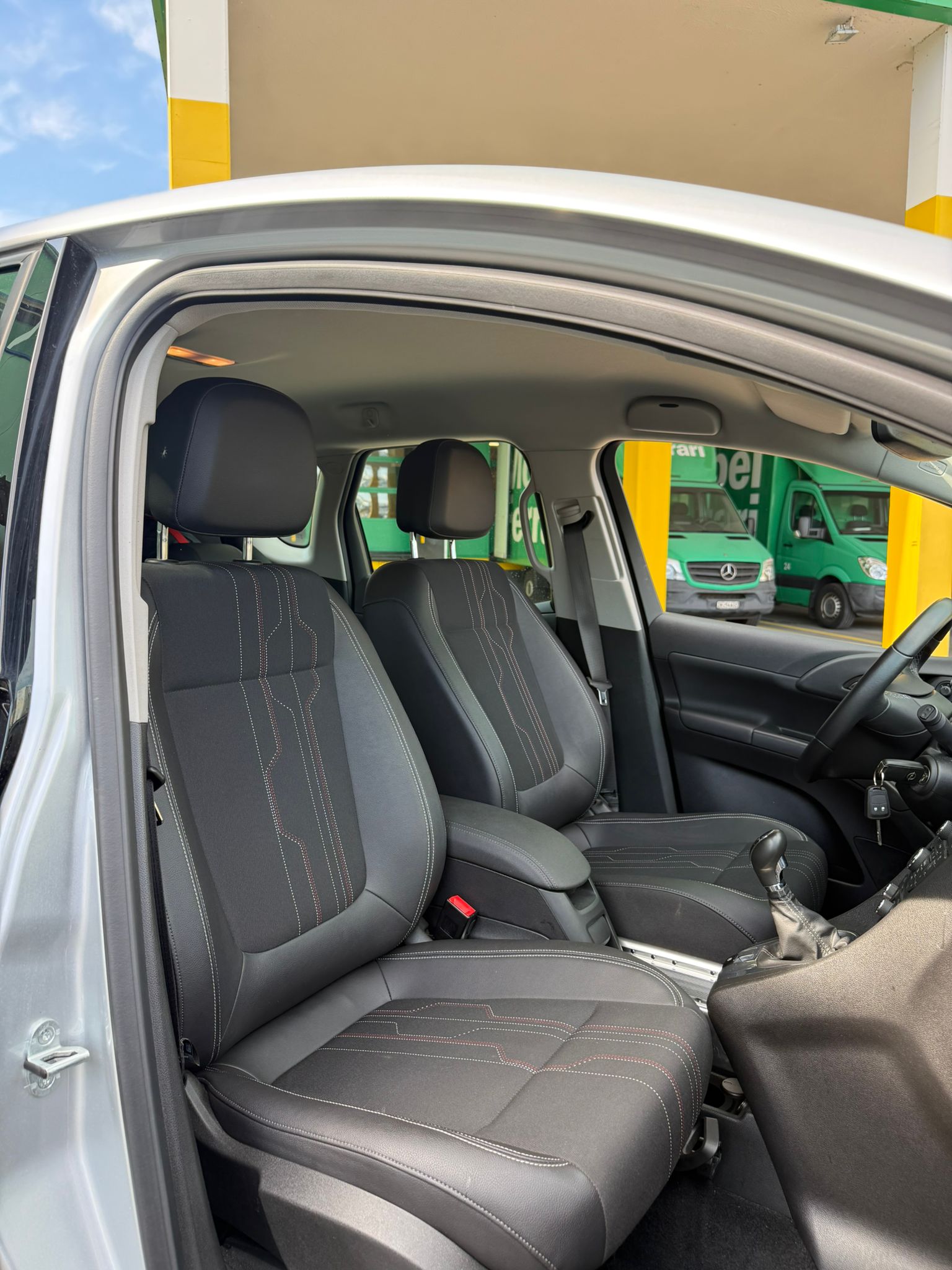 OPEL Meriva 1.4 Turbo Active Edition-image-7