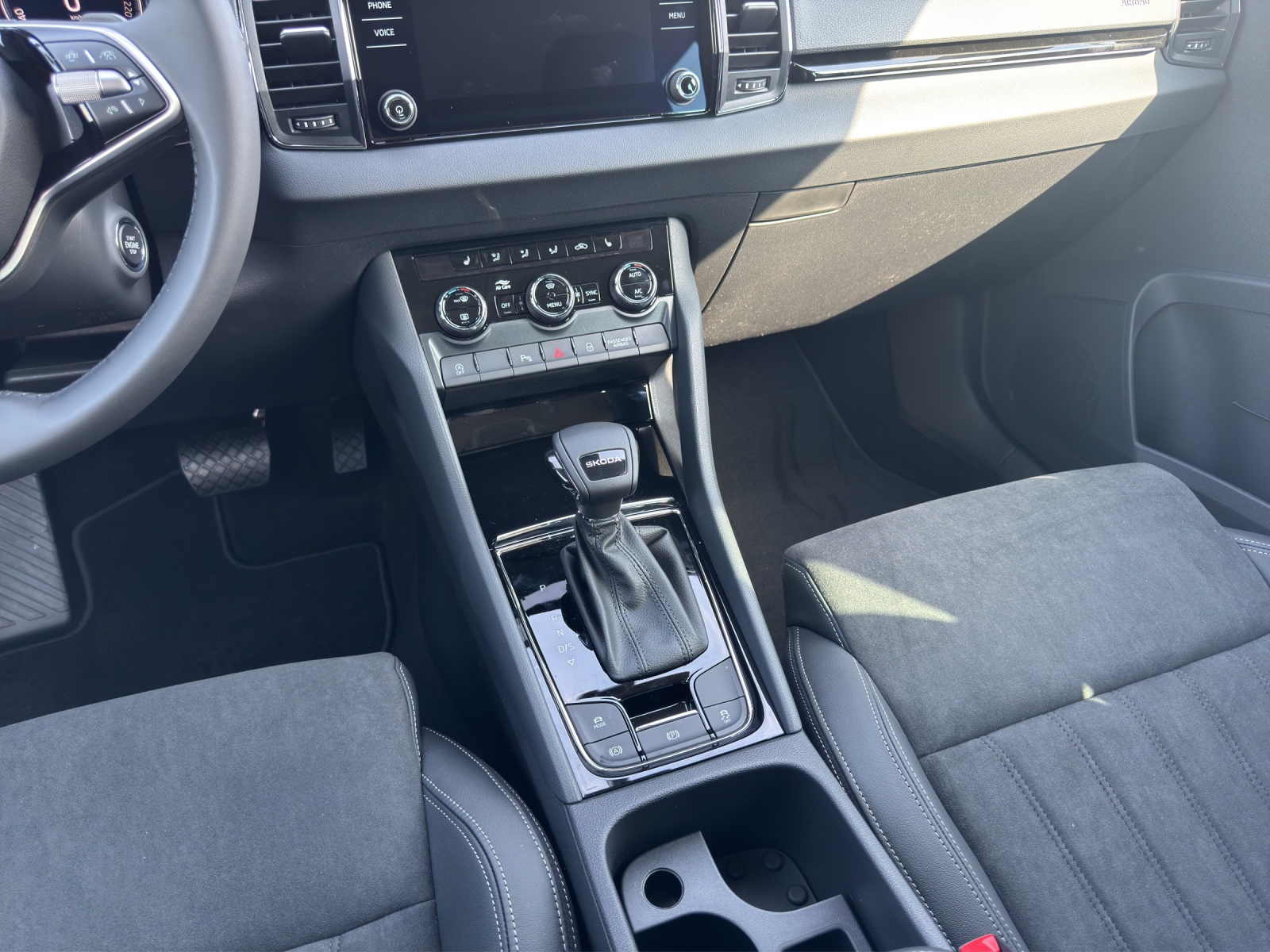 SKODA Karoq Dynamic 1.5 TSI 150PS 7DSG-image-9