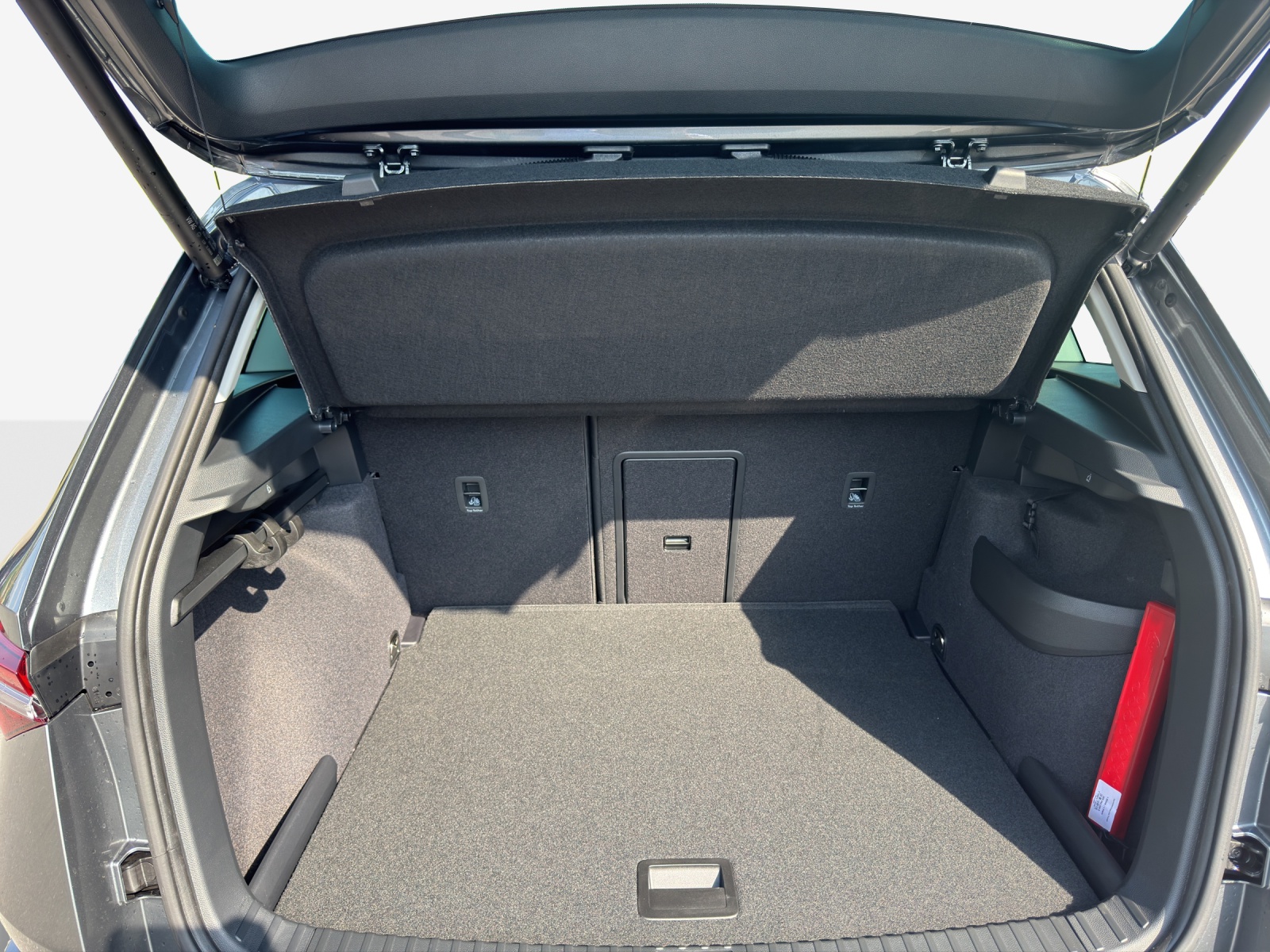 SKODA Karoq Dynamic 1.5 TSI 150PS 7DSG-image-11