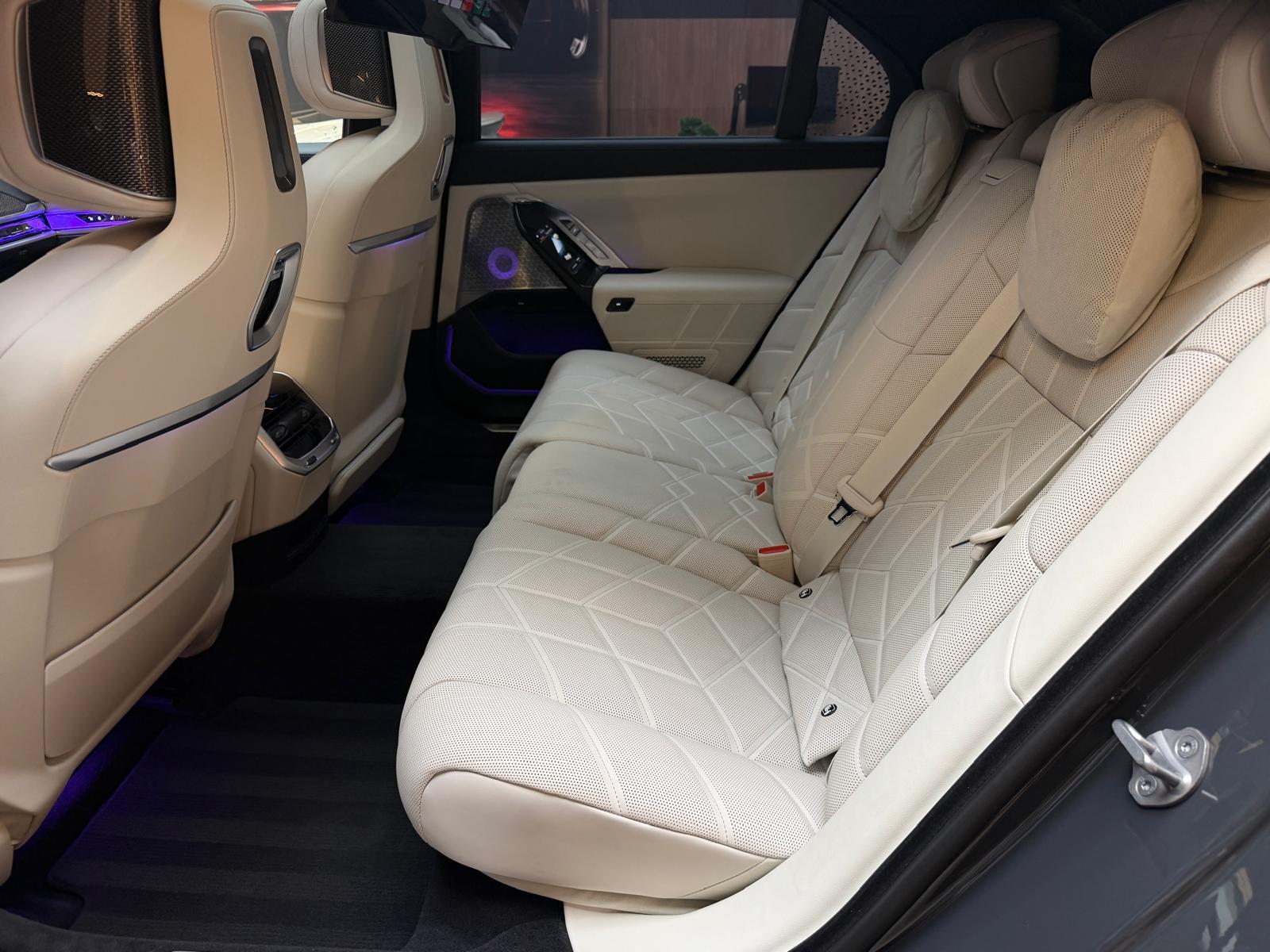 BMW 740d xDrive M-Sport-image-19
