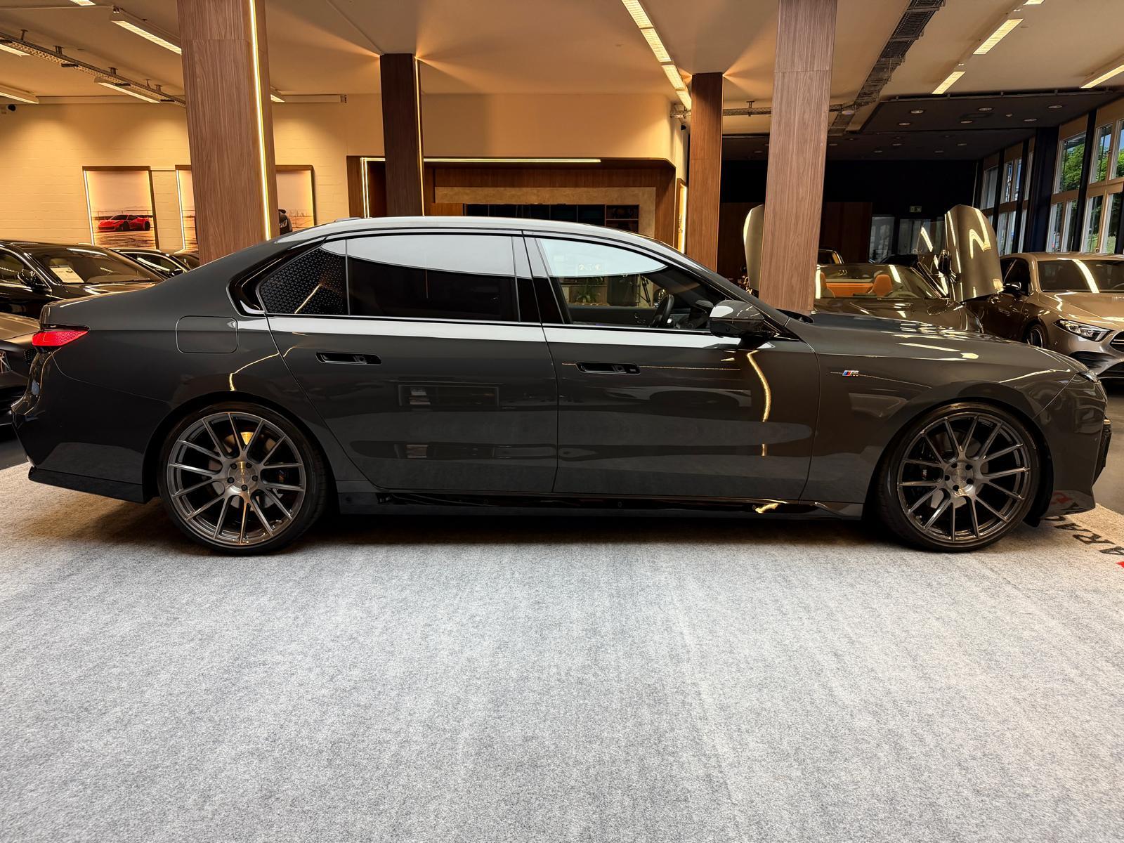 BMW 740d xDrive M-Sport-image-8