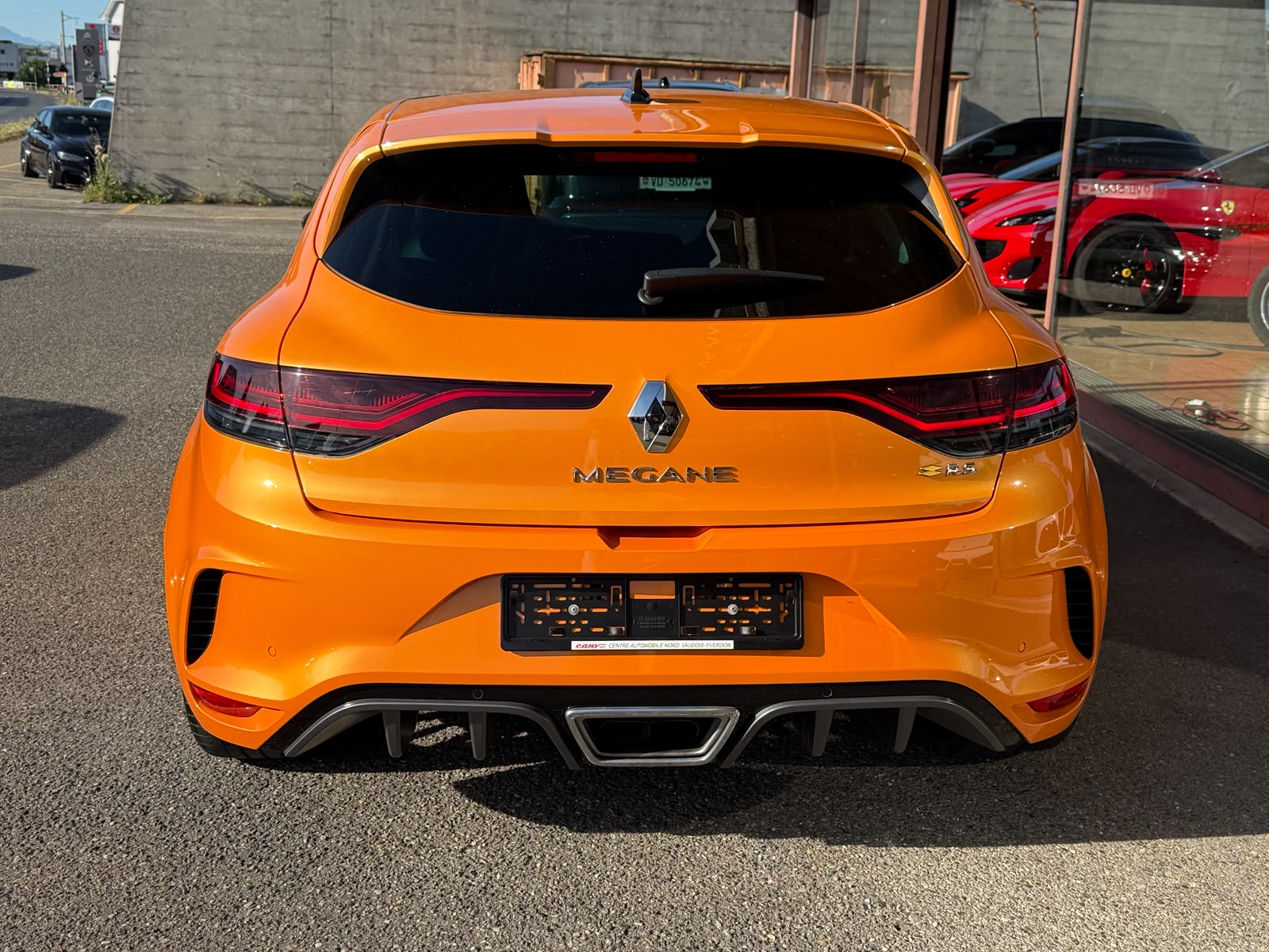RENAULT Mégane Trophy 300 EDC-image-4