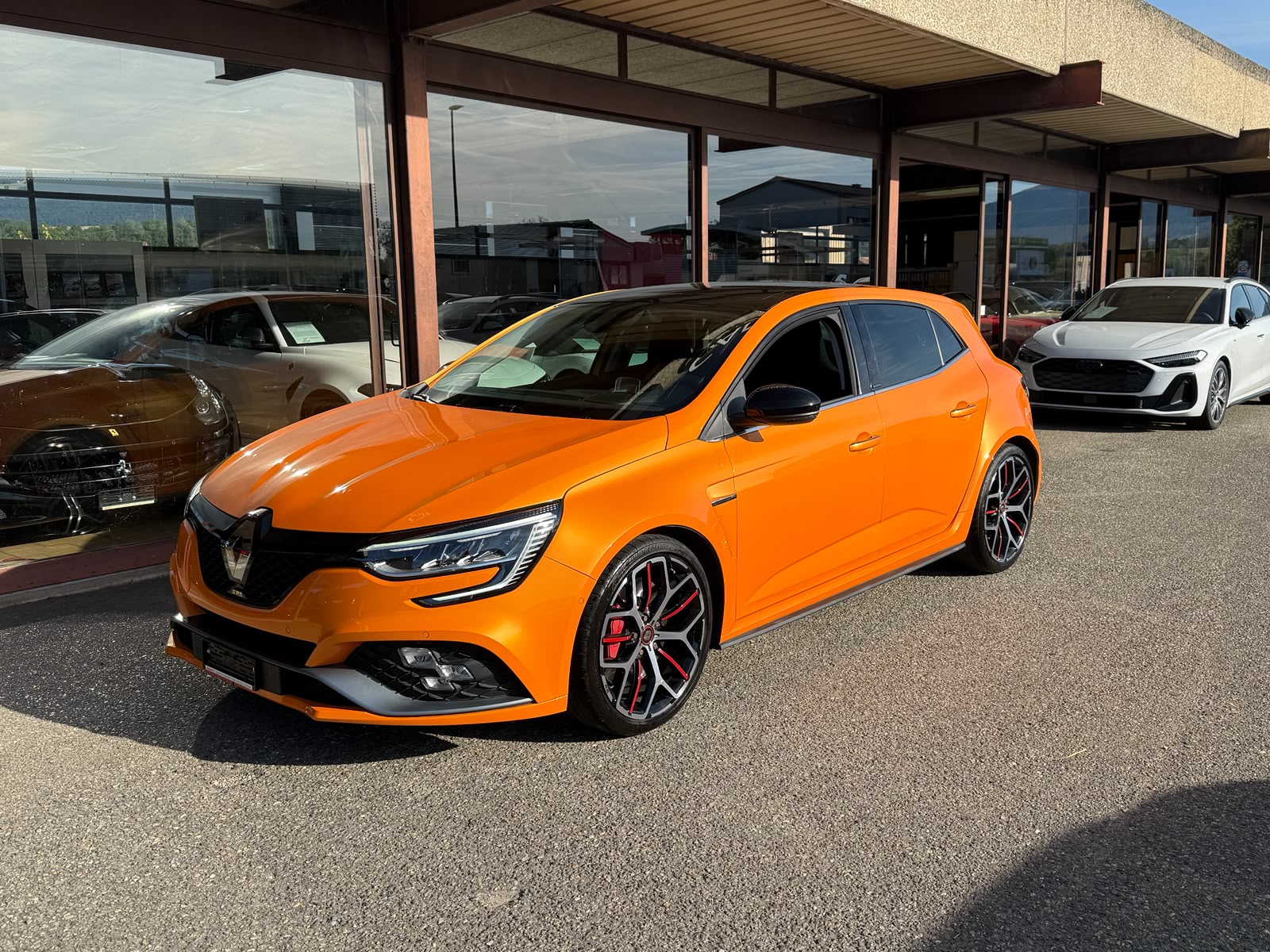 RENAULT Mégane Trophy 300 EDC-image-1
