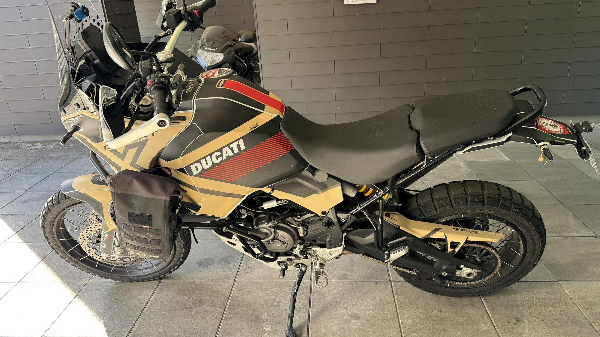 DUCATI Desert X-image-4