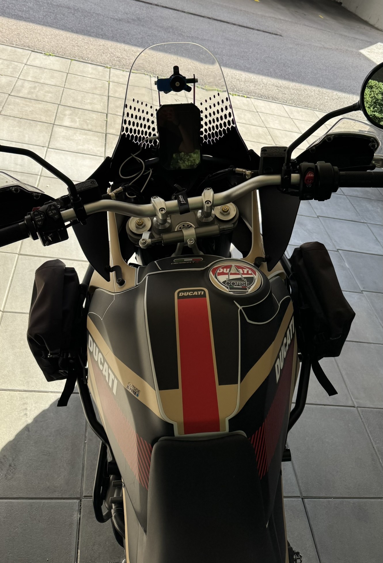 DUCATI Desert X-image-6