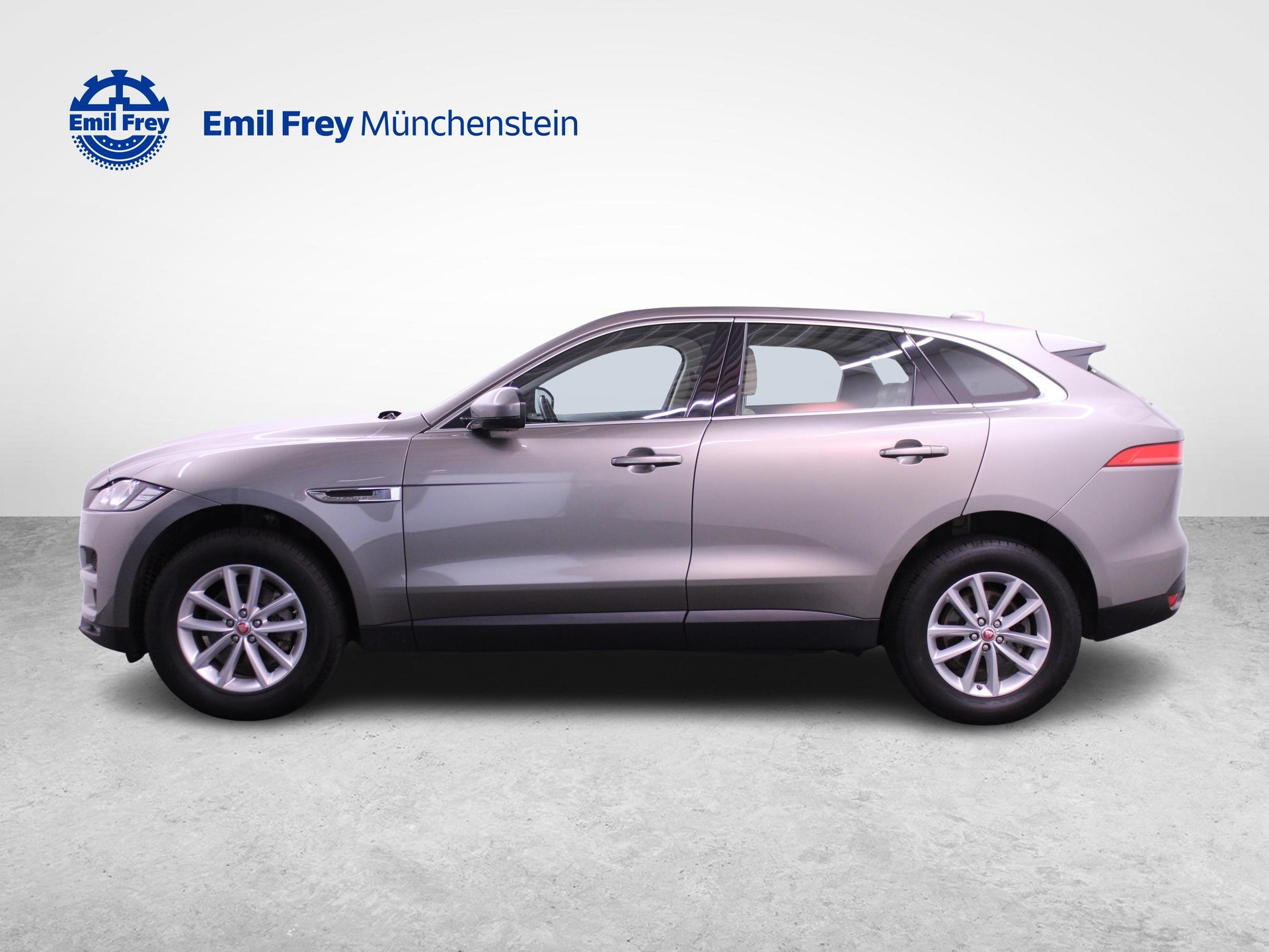 JAGUAR F-Pace 2.0 T 250 Portfolio AWD | Schiebedach | ACC-image-1