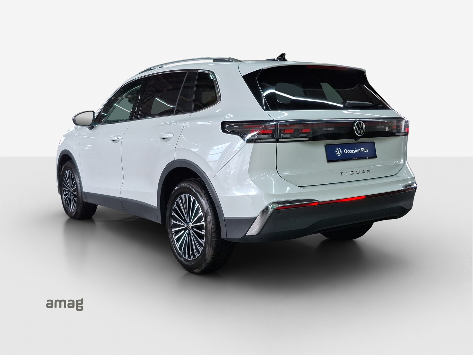 VW Tiguan 2.0 TSI DSG Elegance 4Motion-image-2