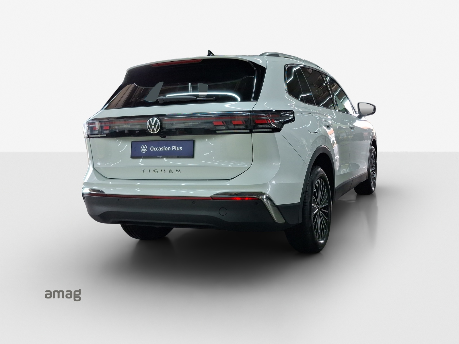 VW Tiguan 2.0 TSI DSG Elegance 4Motion-image-4
