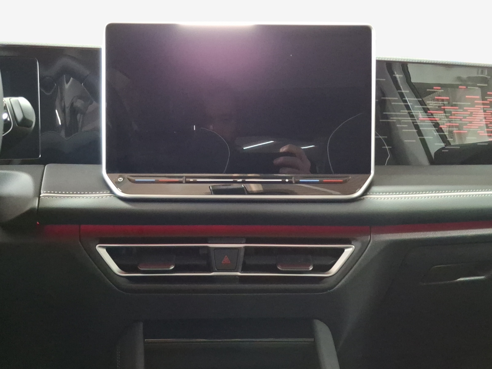 VW Tiguan 2.0 TSI DSG Elegance 4Motion-image-10