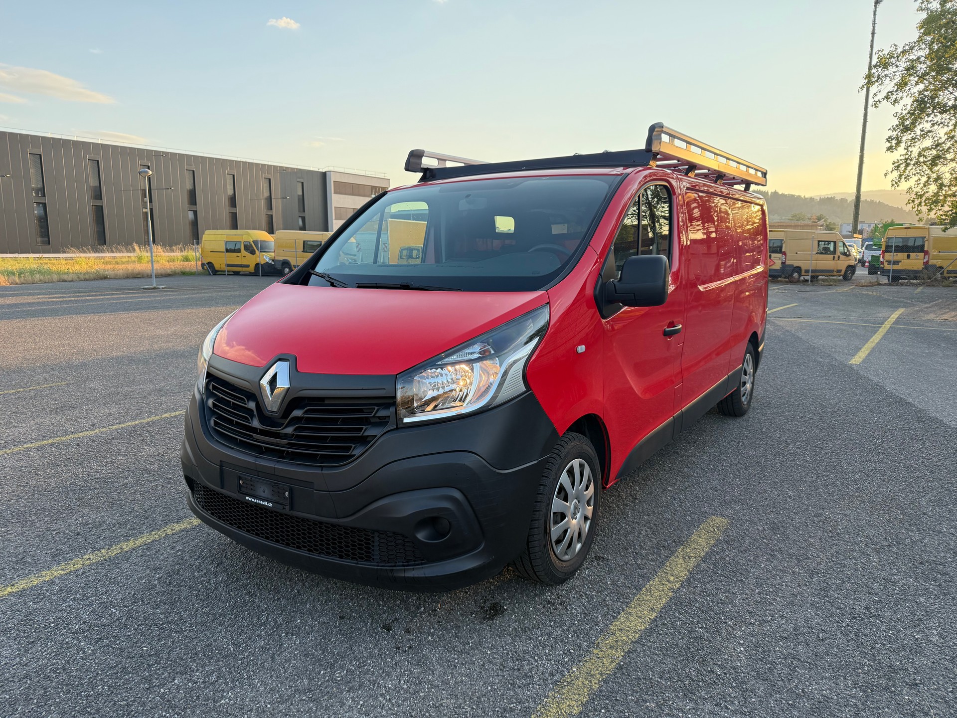 RENAULT Trafic 1.6 ENERGY TwinT. dCi125 2.9t Business L2H1-image-0
