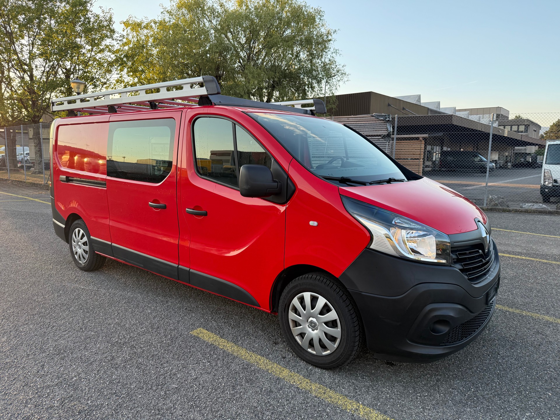 RENAULT Trafic 1.6 ENERGY TwinT. dCi125 2.9t Business L2H1-image-1