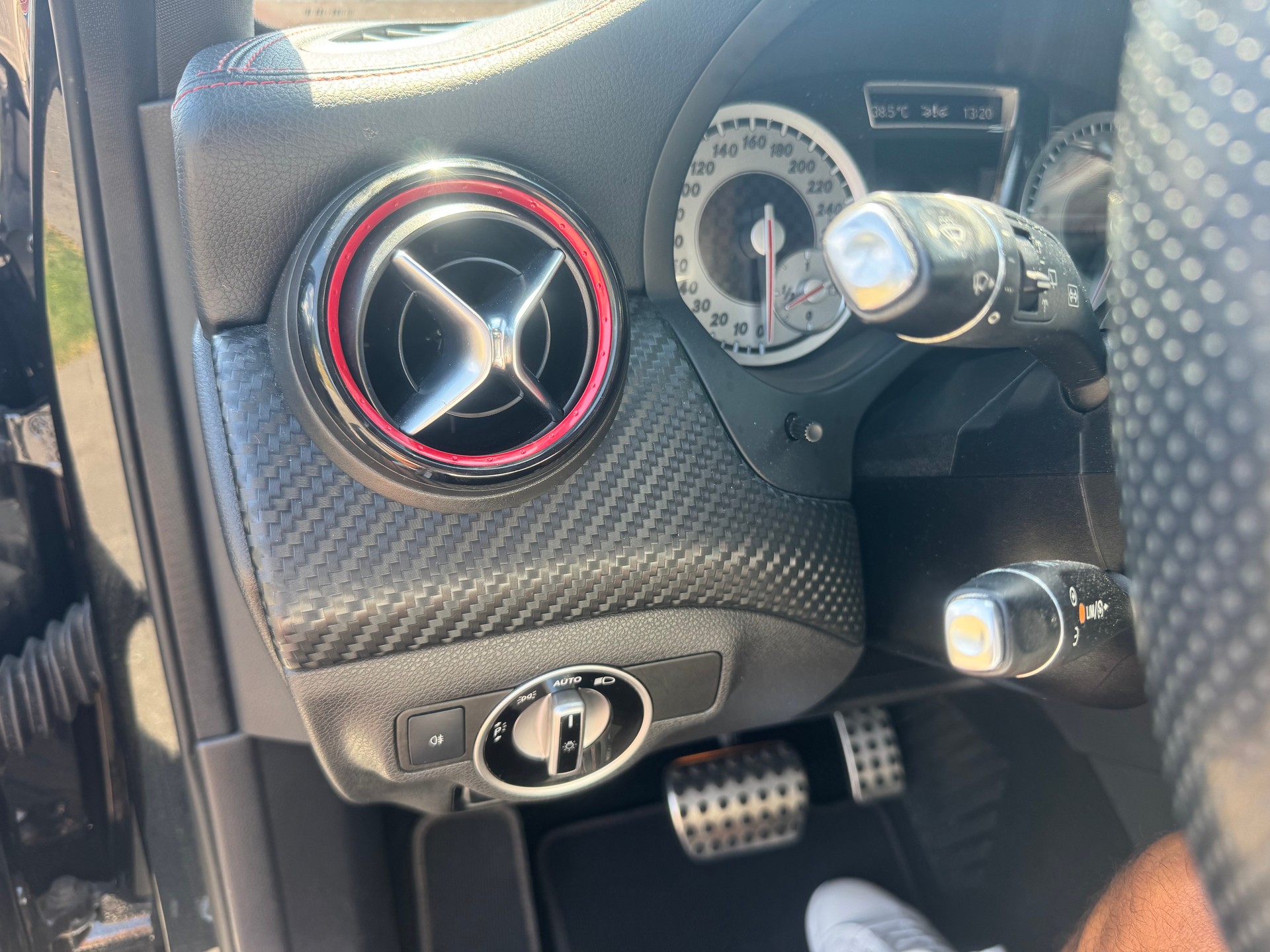 MERCEDES-BENZ A 250 Sport 7G-DCT-image-13